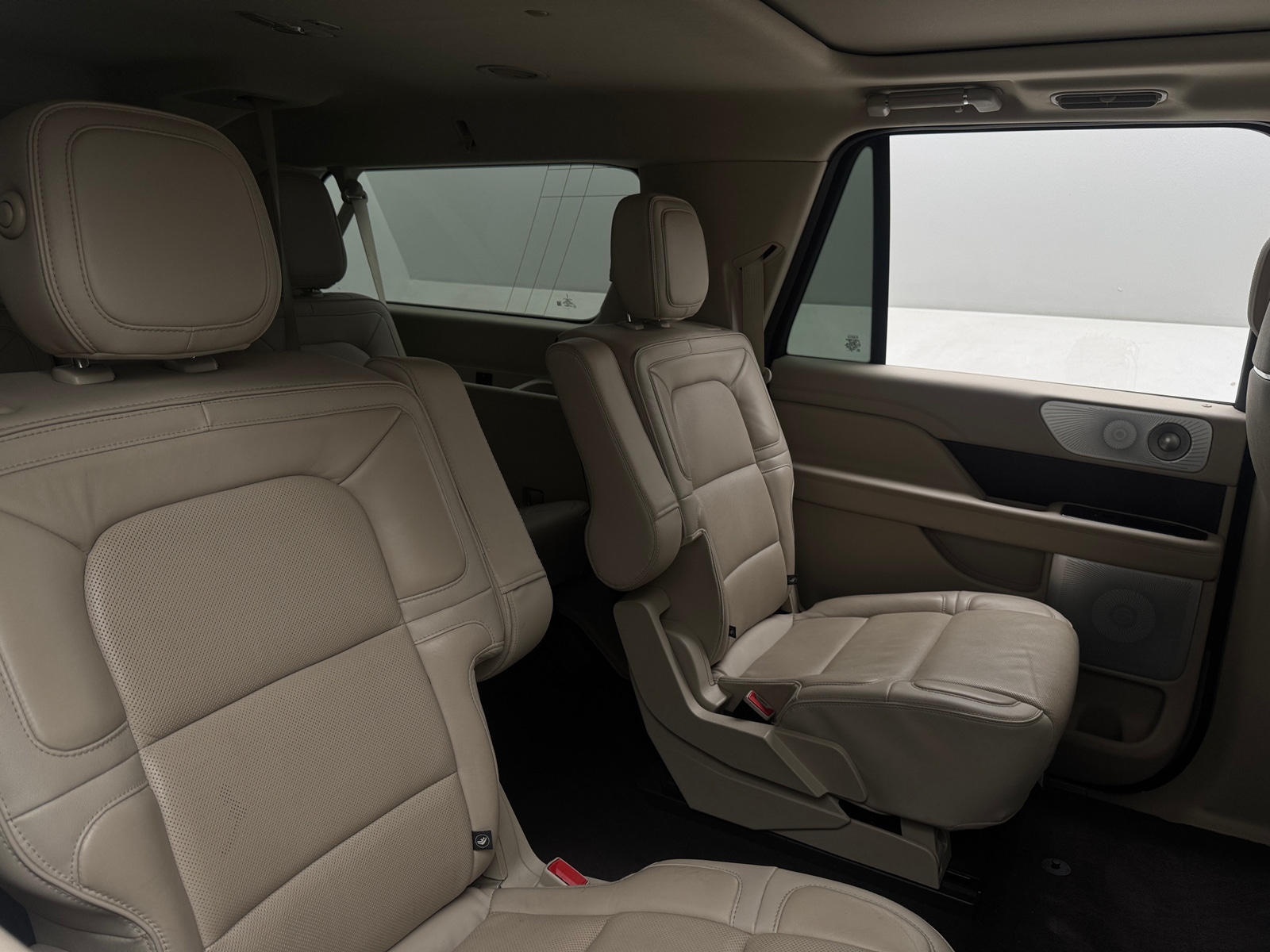 Thumbnail: 2018 Lincoln Navigator L - 5