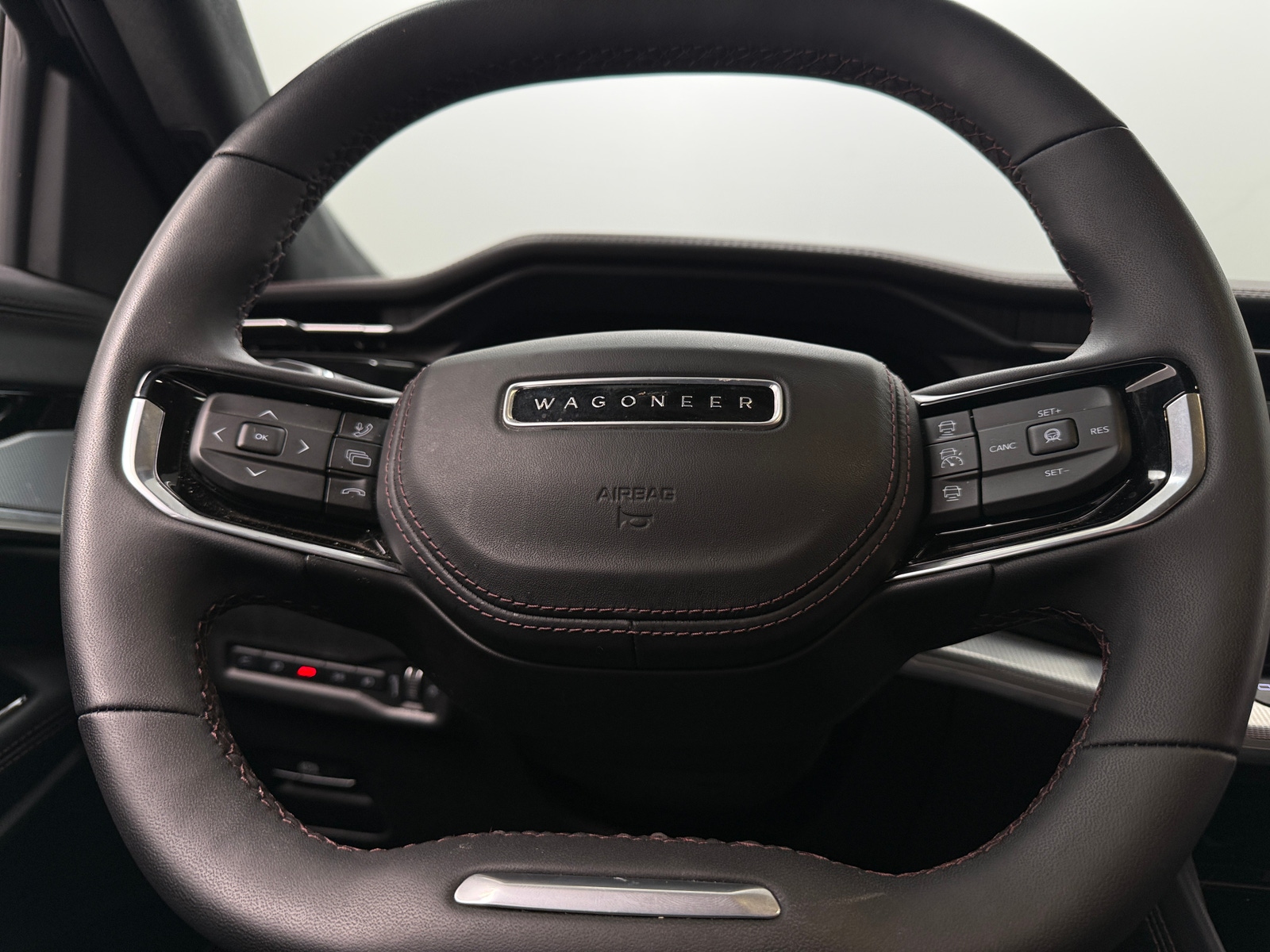 Thumbnail: 2024 Jeep Wagoneer S - 4