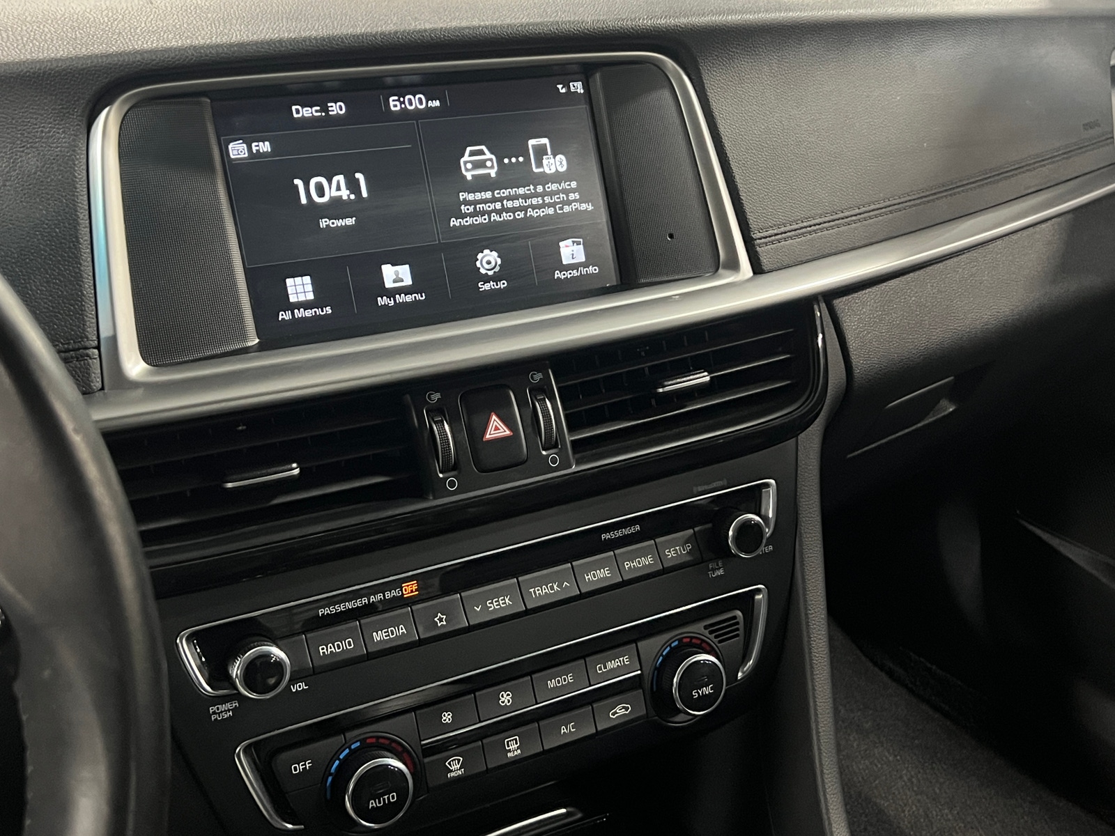 Thumbnail: 2020 Kia Optima - 3