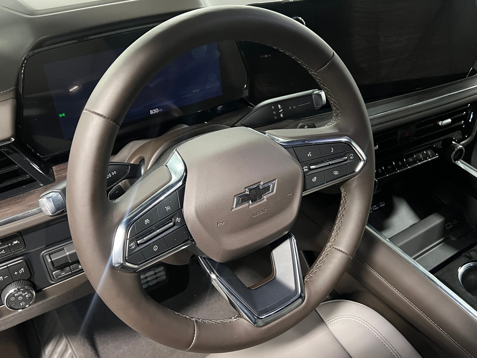 Thumbnail: 2025 Chevrolet Suburban - 4