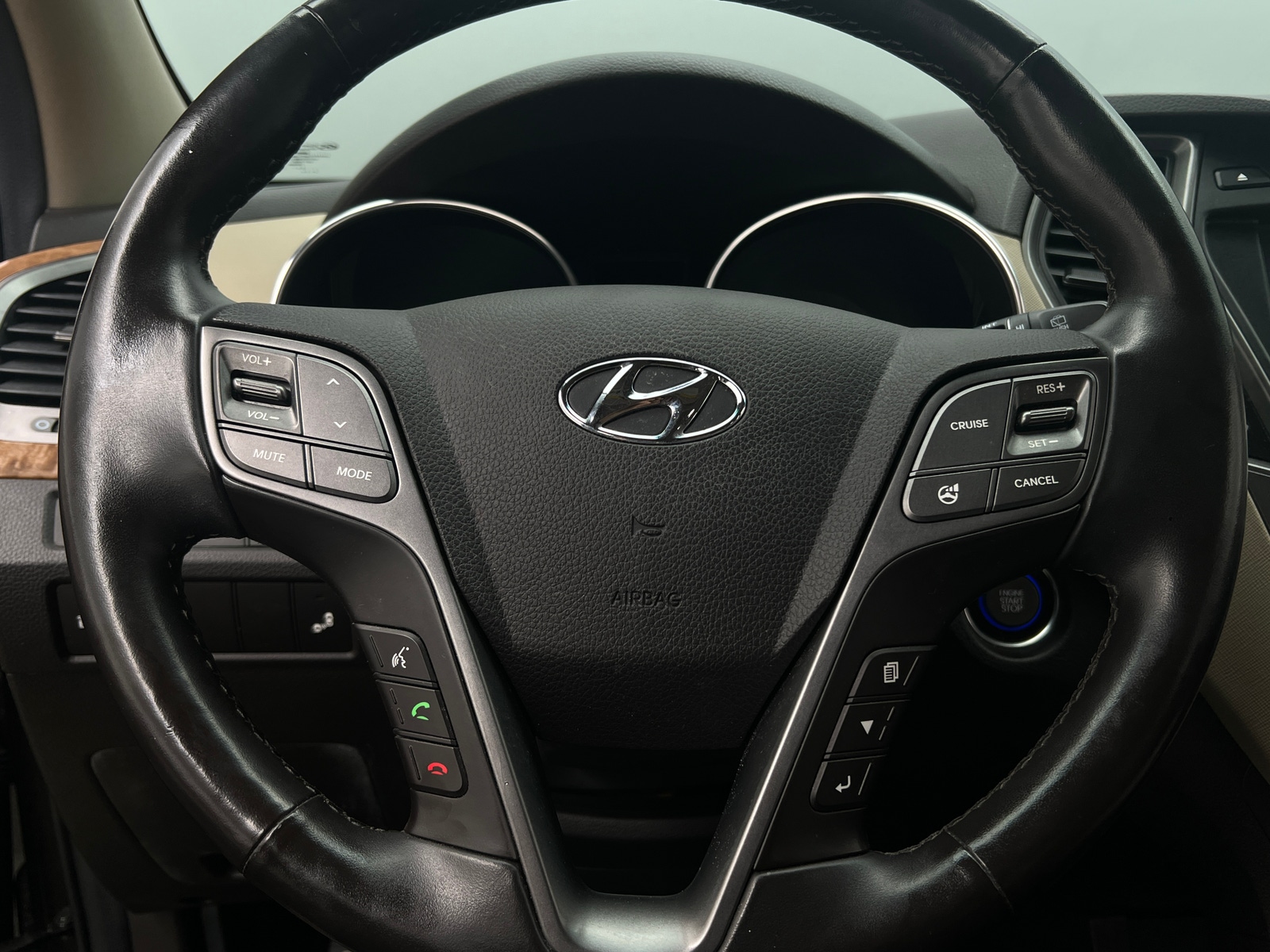 Thumbnail: 2014 Hyundai Santa Fe - 4