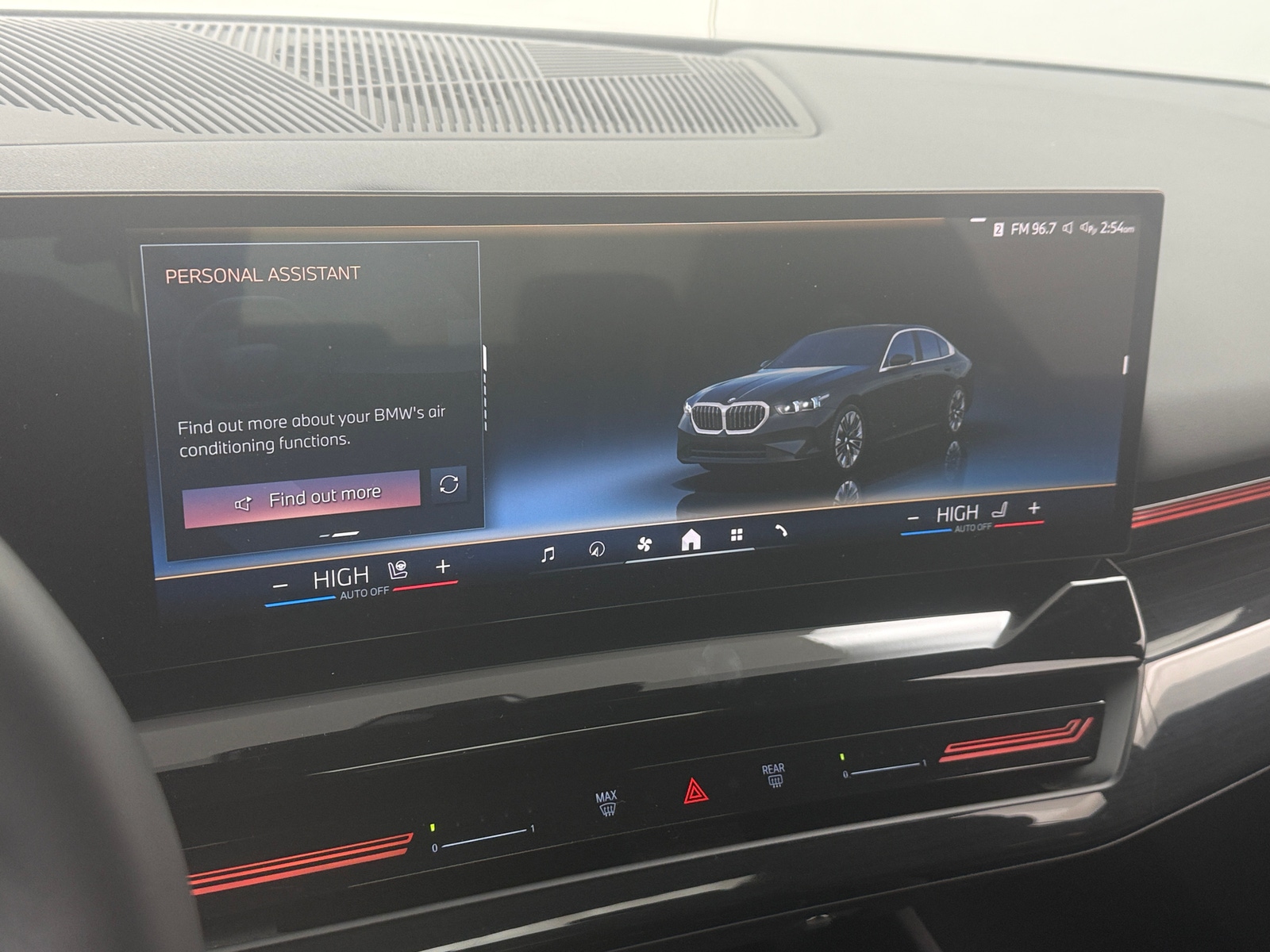 Thumbnail: 2025 BMW 5 Series - 3