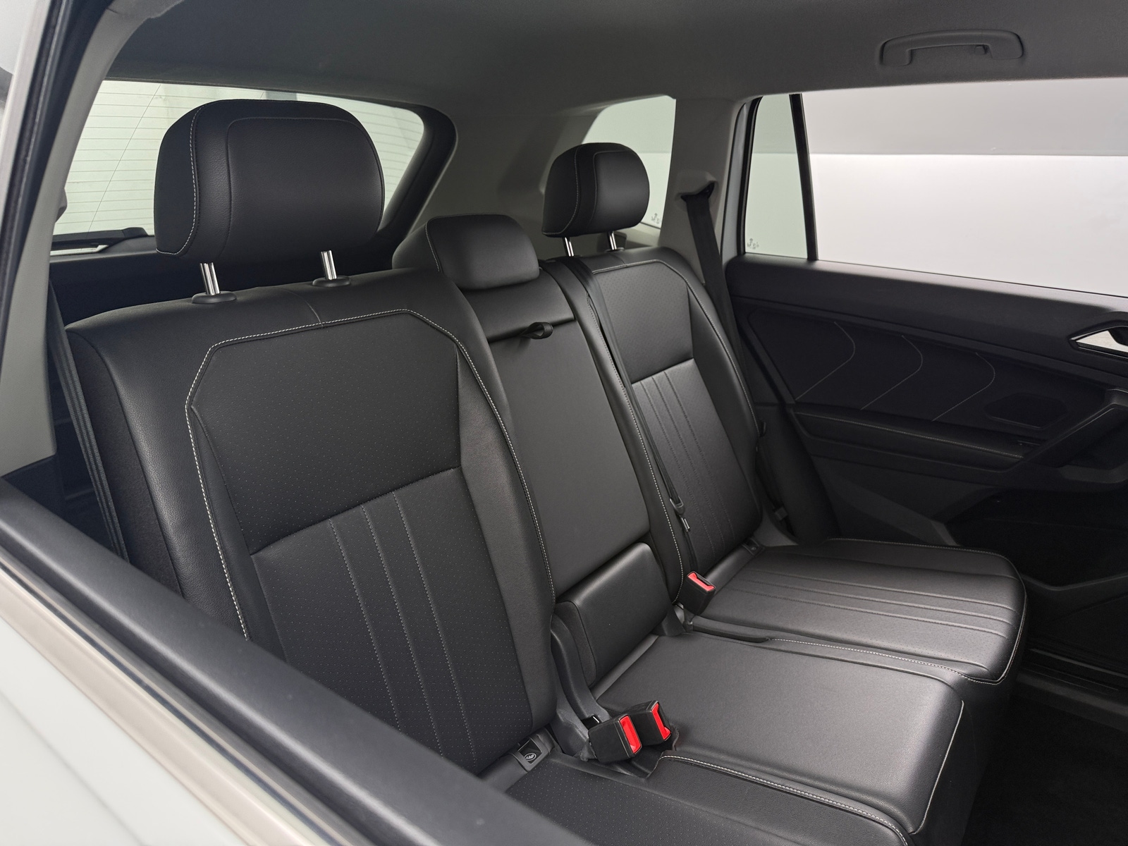 Thumbnail: 2024 Volkswagen Tiguan - 6