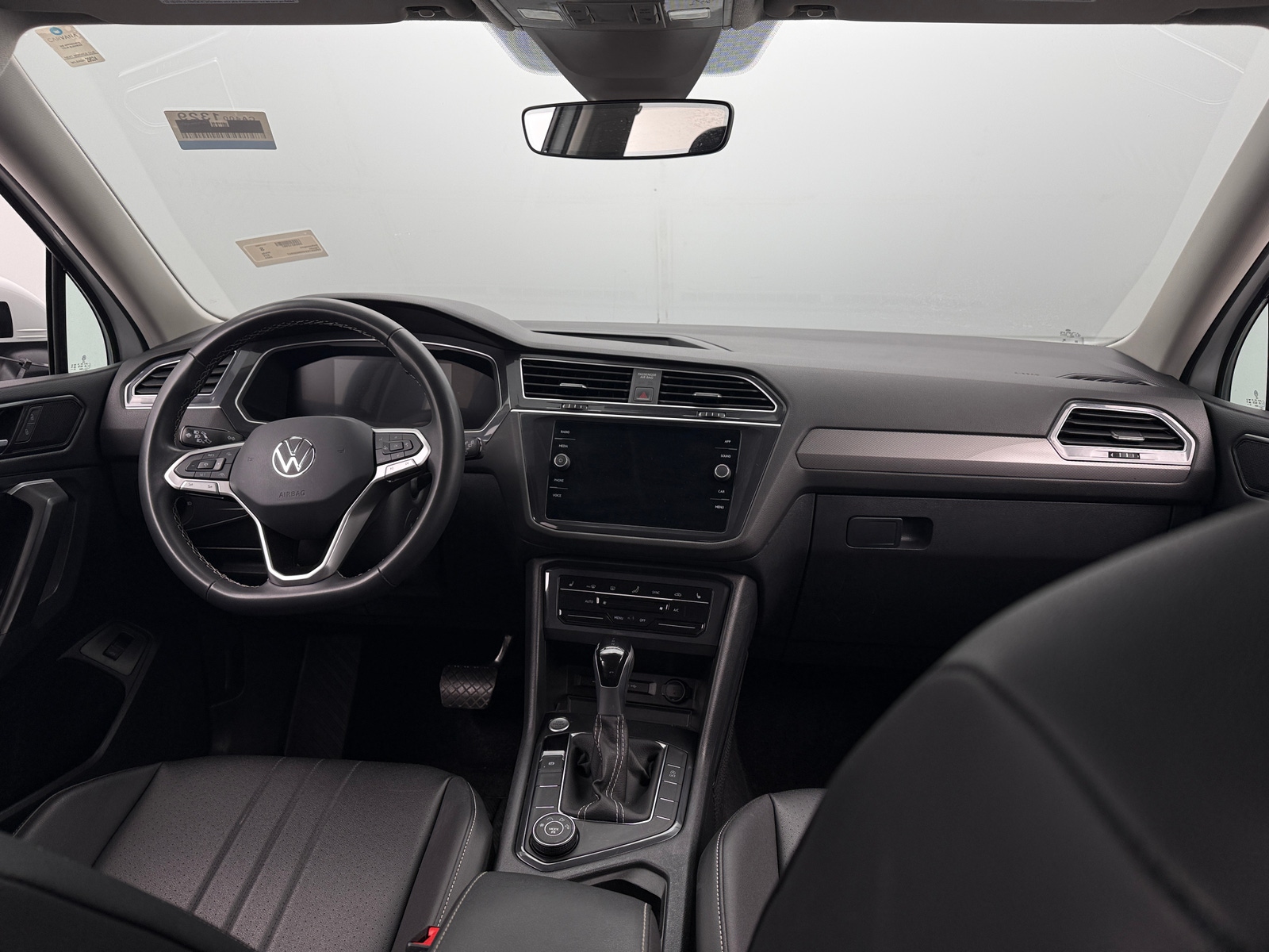 Thumbnail: 2024 Volkswagen Tiguan - 3