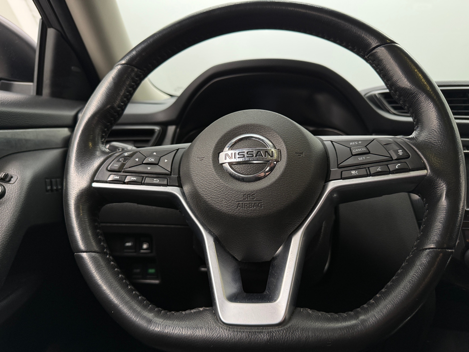 Thumbnail: 2018 Nissan Rogue - 5