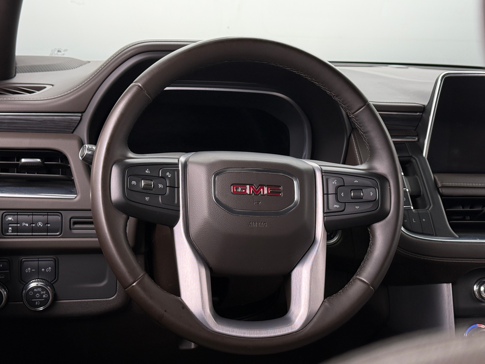 Thumbnail: 2023 GMC Yukon XL - 4