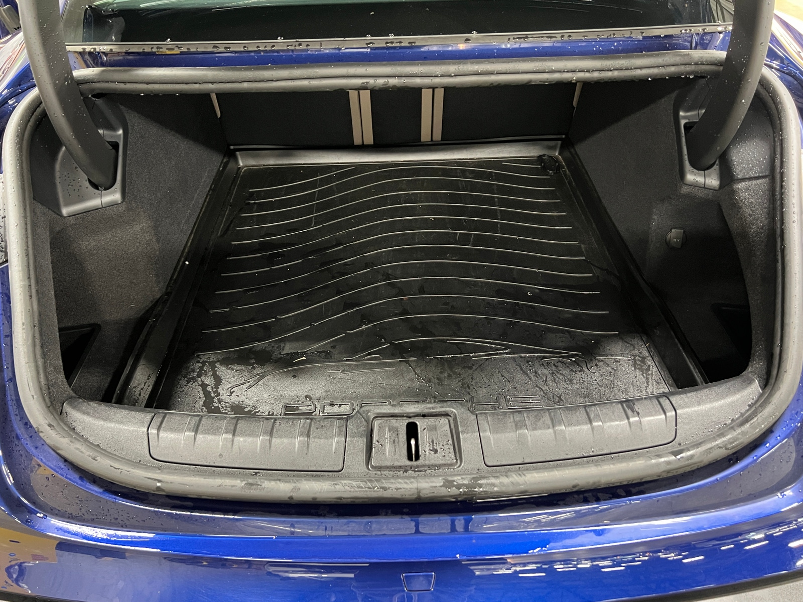 Thumbnail: 2022 Porsche Taycan - 6