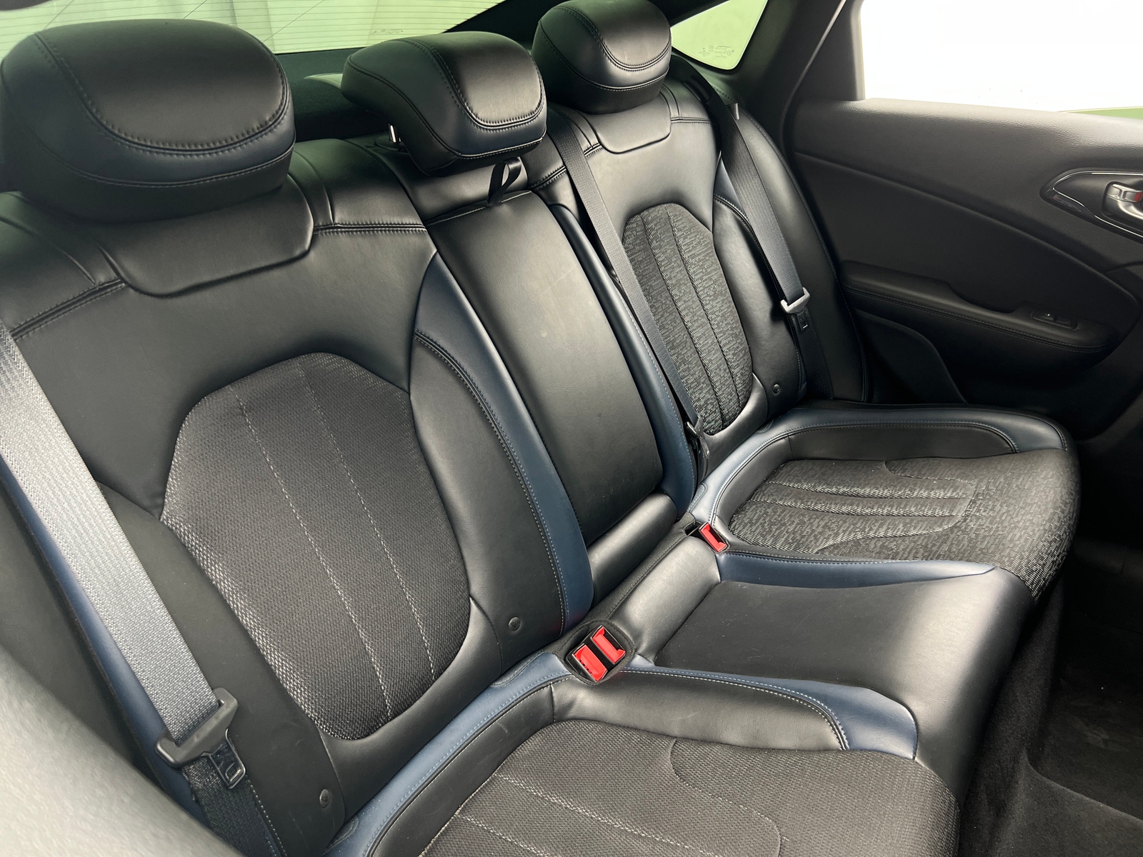 Thumbnail: 2015 Chrysler 200 - 5