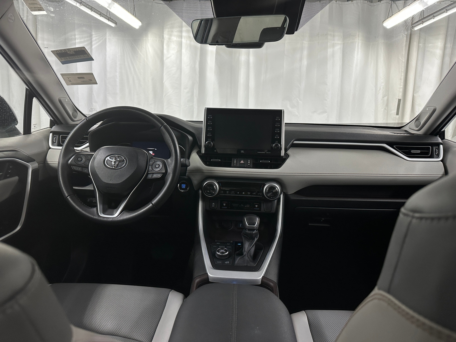 Thumbnail: 2022 Toyota RAV4 - 2