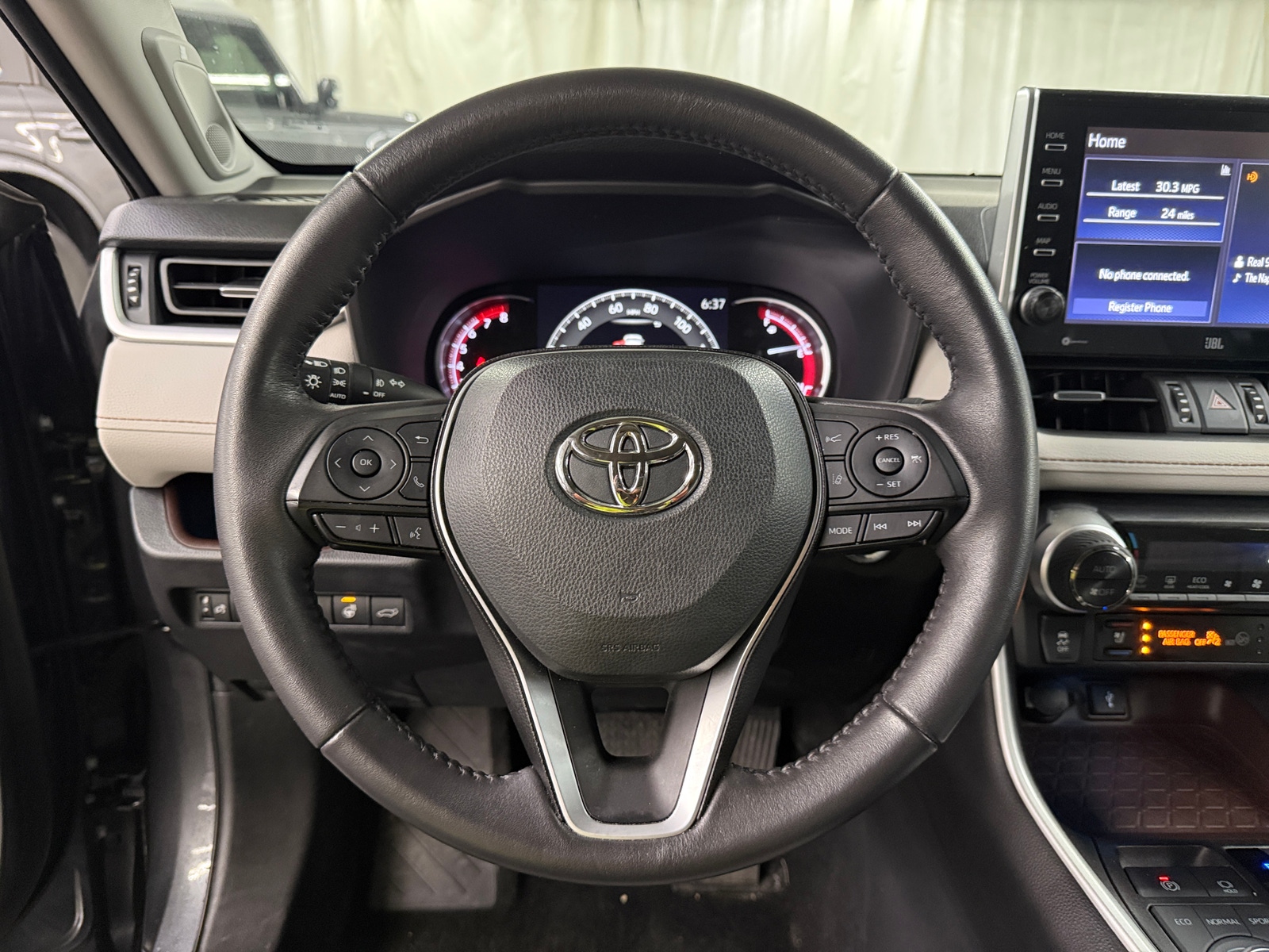 Thumbnail: 2022 Toyota RAV4 - 4