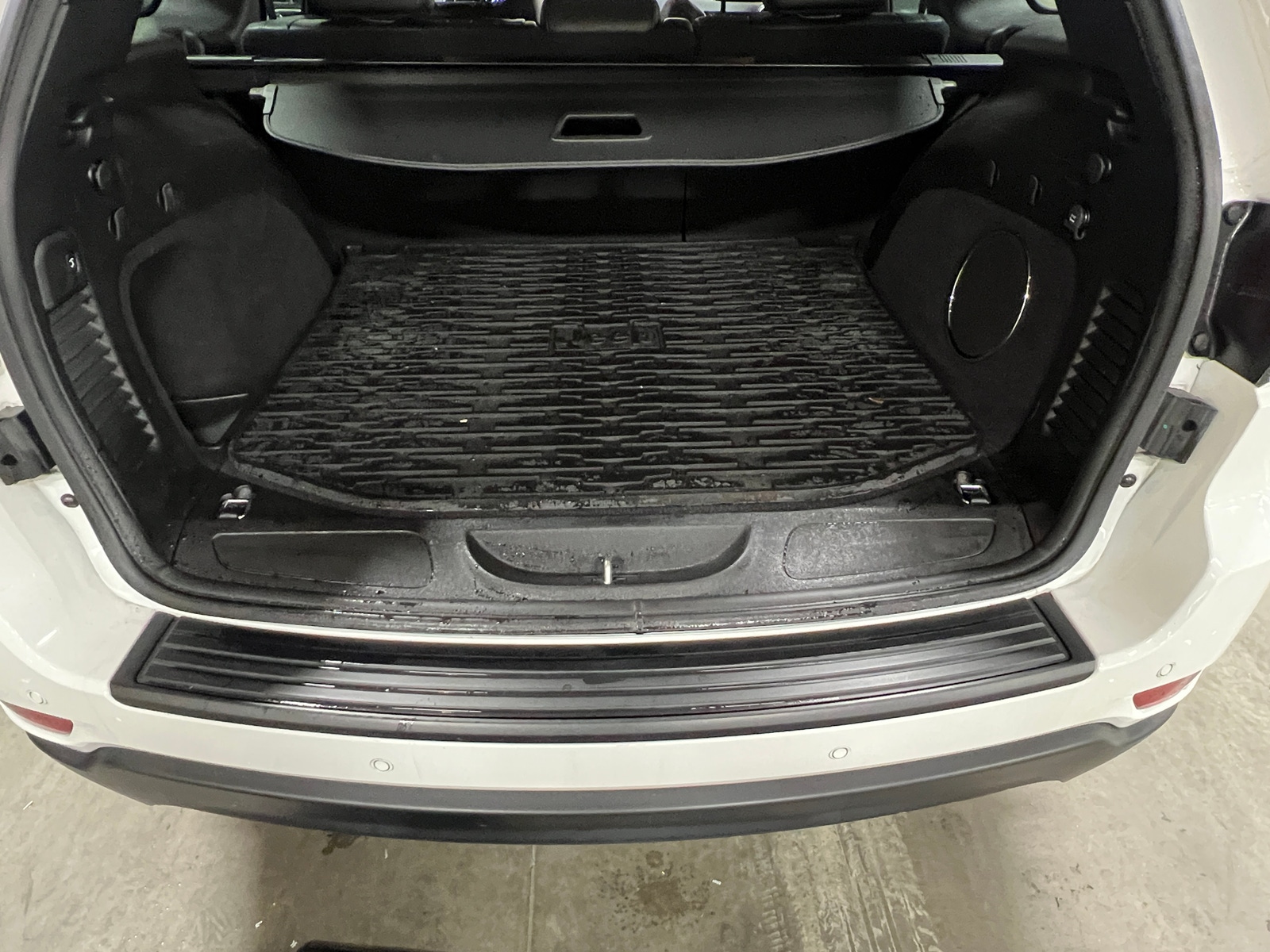 Thumbnail: 2020 Jeep Grand Cherokee - 6