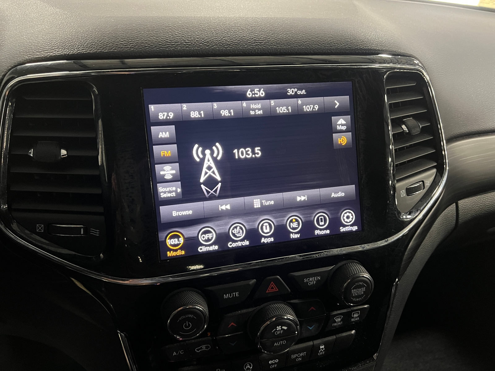 Thumbnail: 2020 Jeep Grand Cherokee - 3