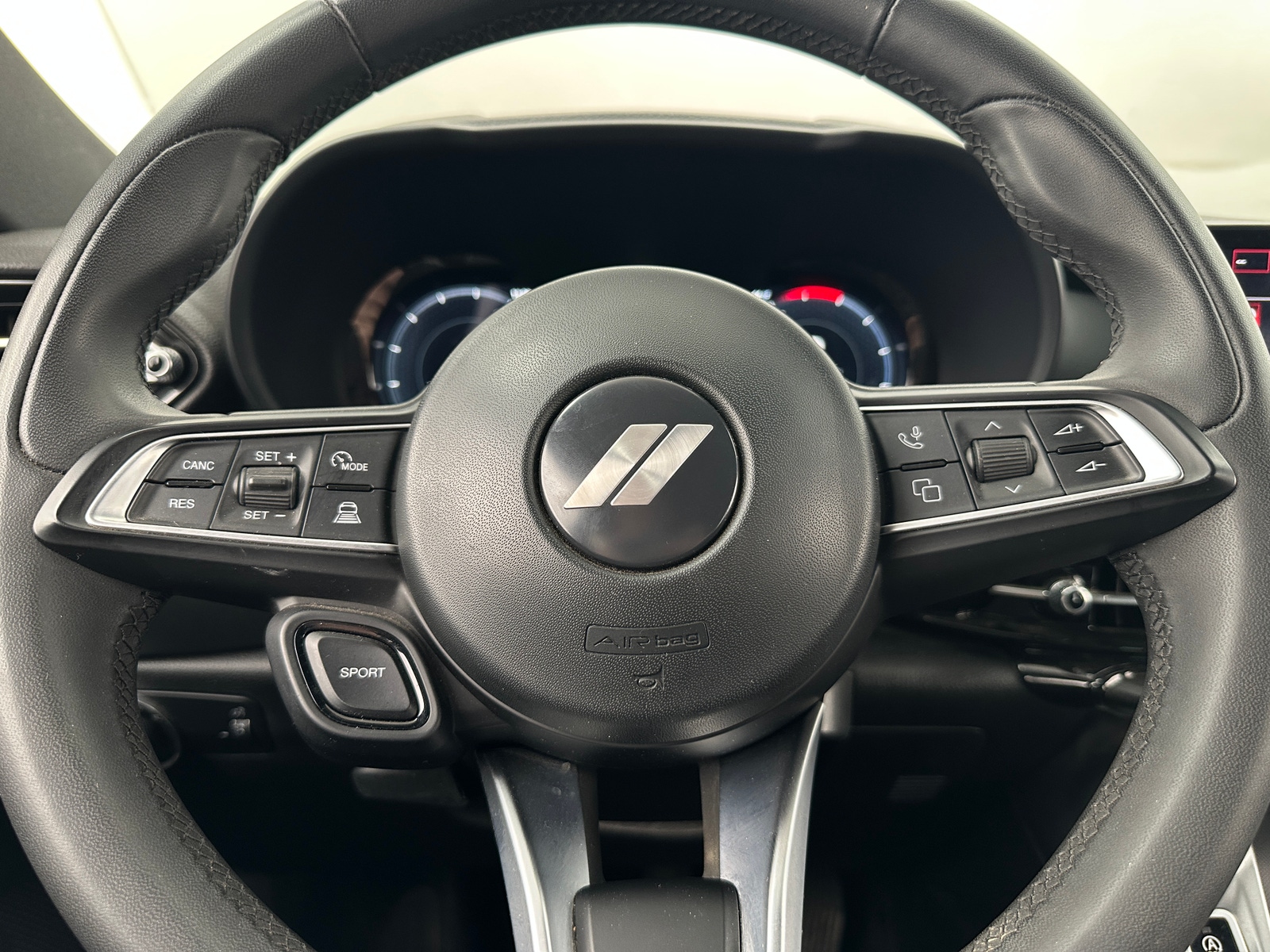 Thumbnail: 2023 Dodge Hornet - 4