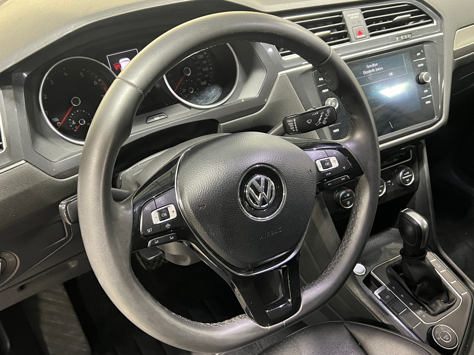 Thumbnail: 2020 Volkswagen Tiguan - 4