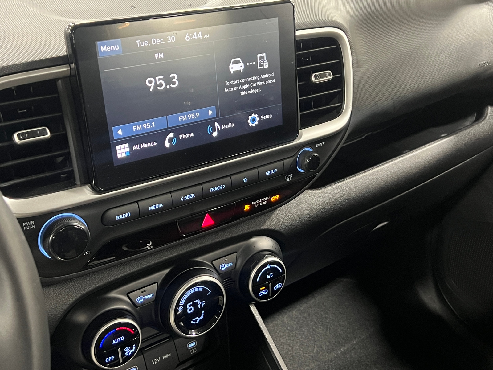 Thumbnail: 2025 Hyundai Venue - 4