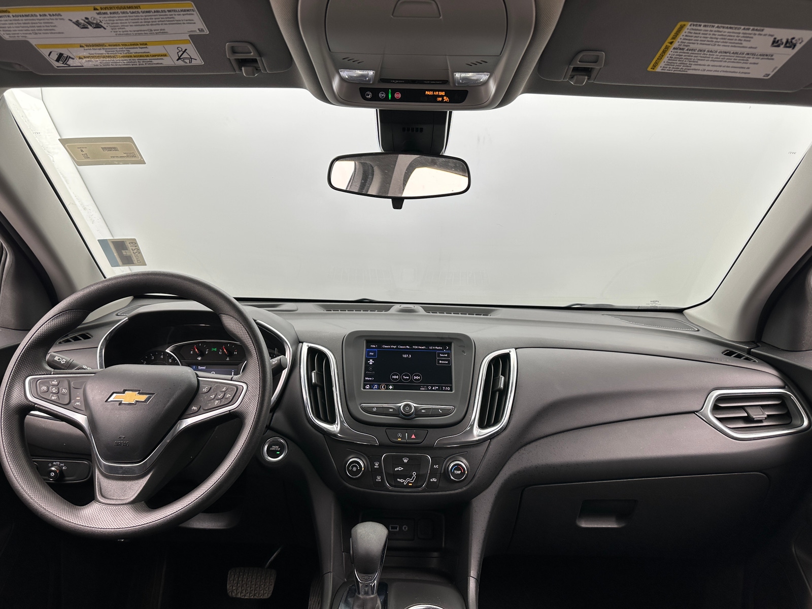 Thumbnail: 2022 Chevrolet Equinox - 3