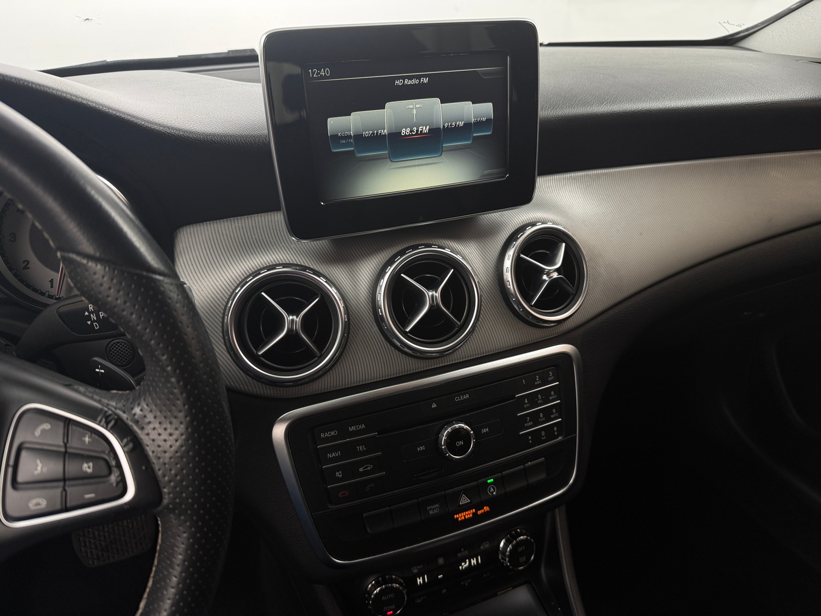 Thumbnail: 2017 Mercedes-Benz GLA - 3