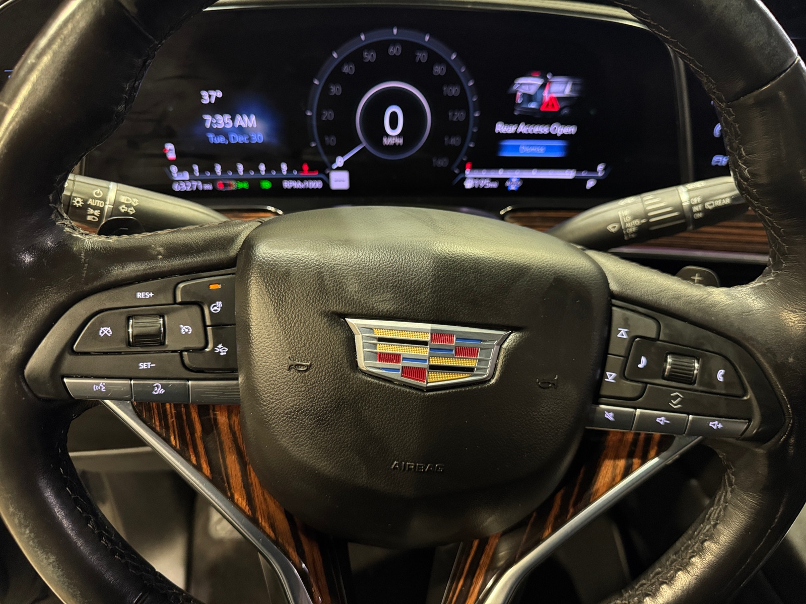 Thumbnail: 2022 Cadillac Escalade - 4