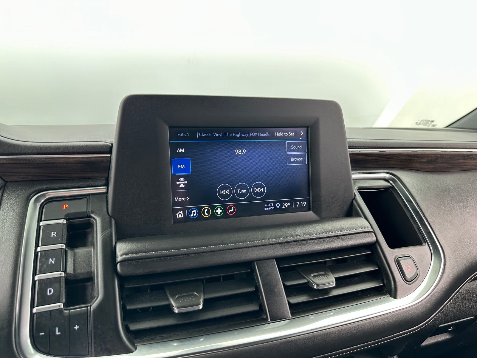 Thumbnail: 2022 Chevrolet Tahoe - 4