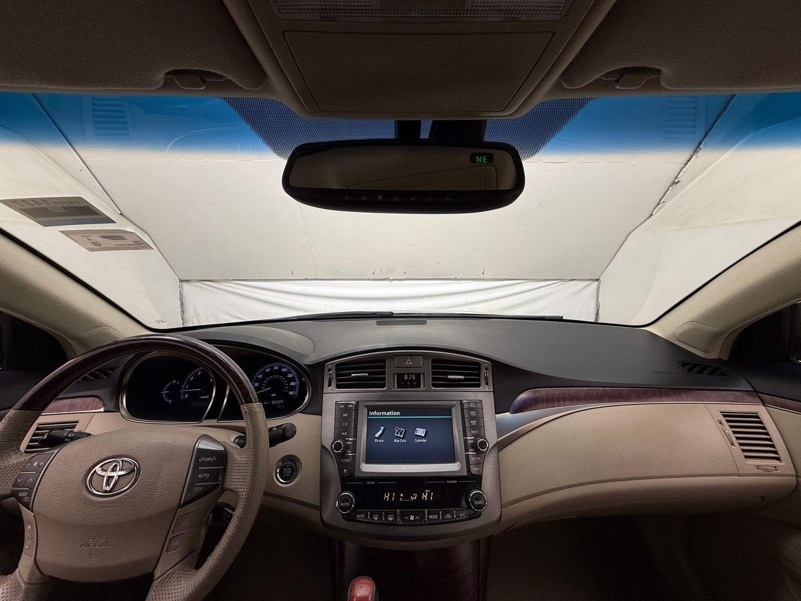 Thumbnail: 2011 Toyota Avalon - 2