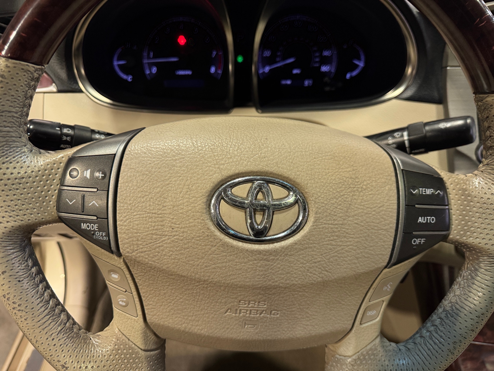 Thumbnail: 2011 Toyota Avalon - 4