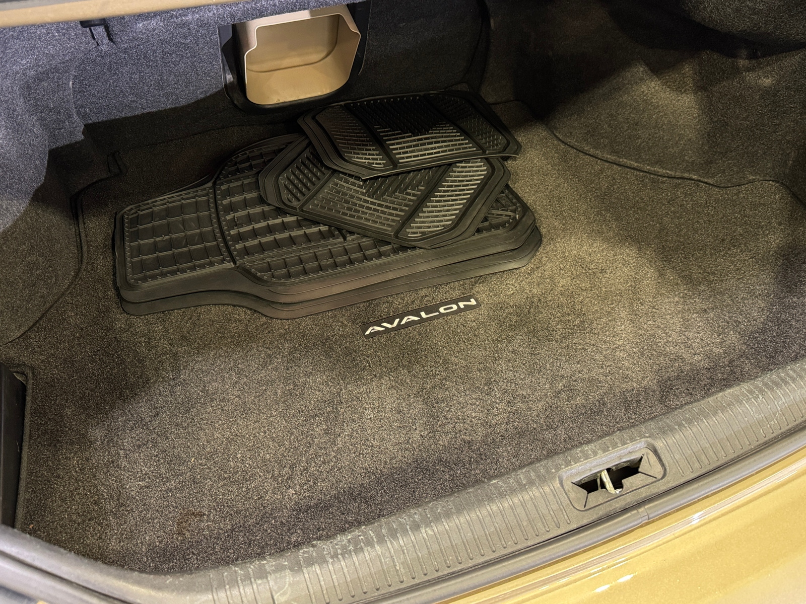 Thumbnail: 2011 Toyota Avalon - 6