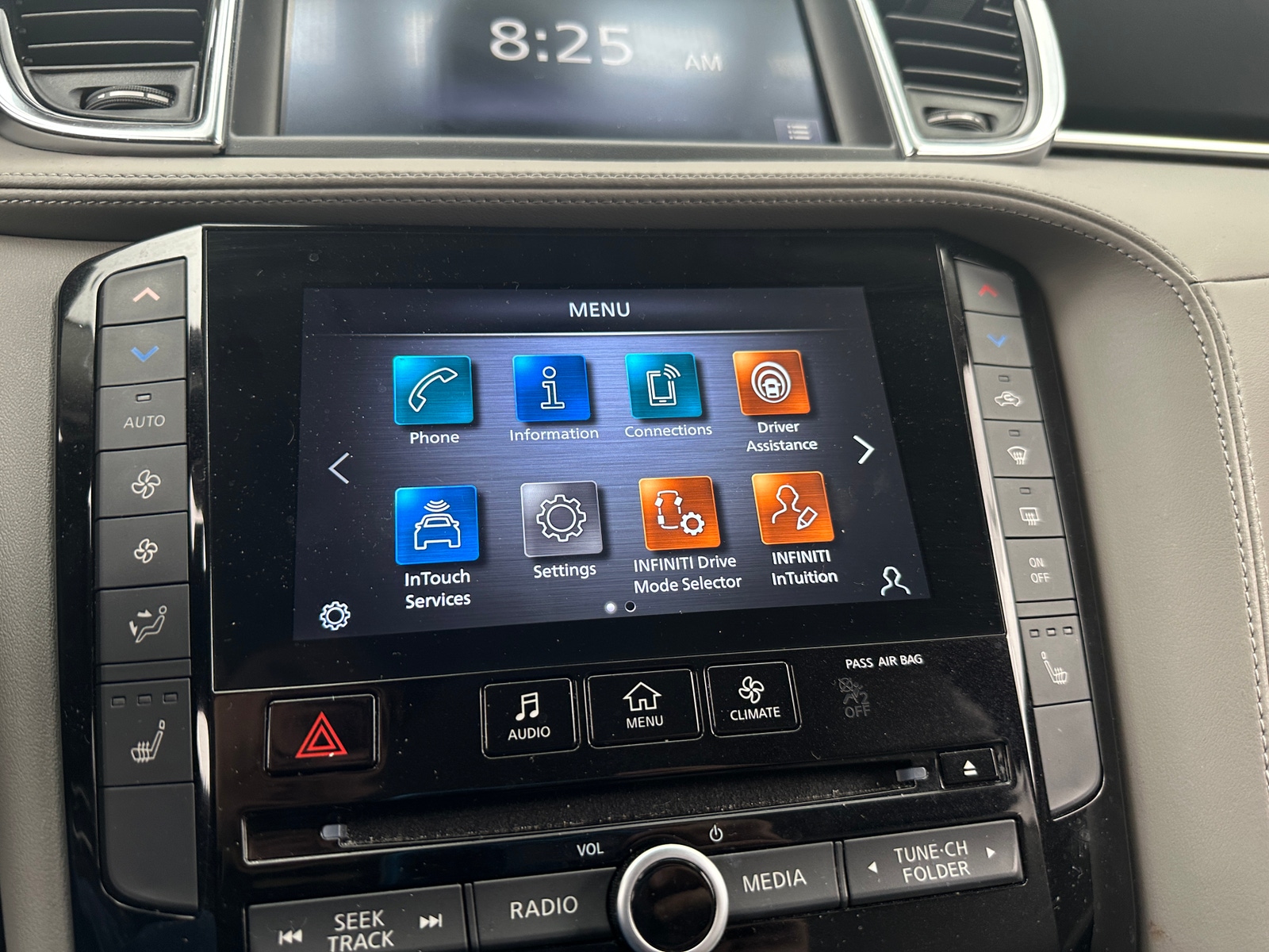 Thumbnail: 2023 INFINITI QX50 - 3