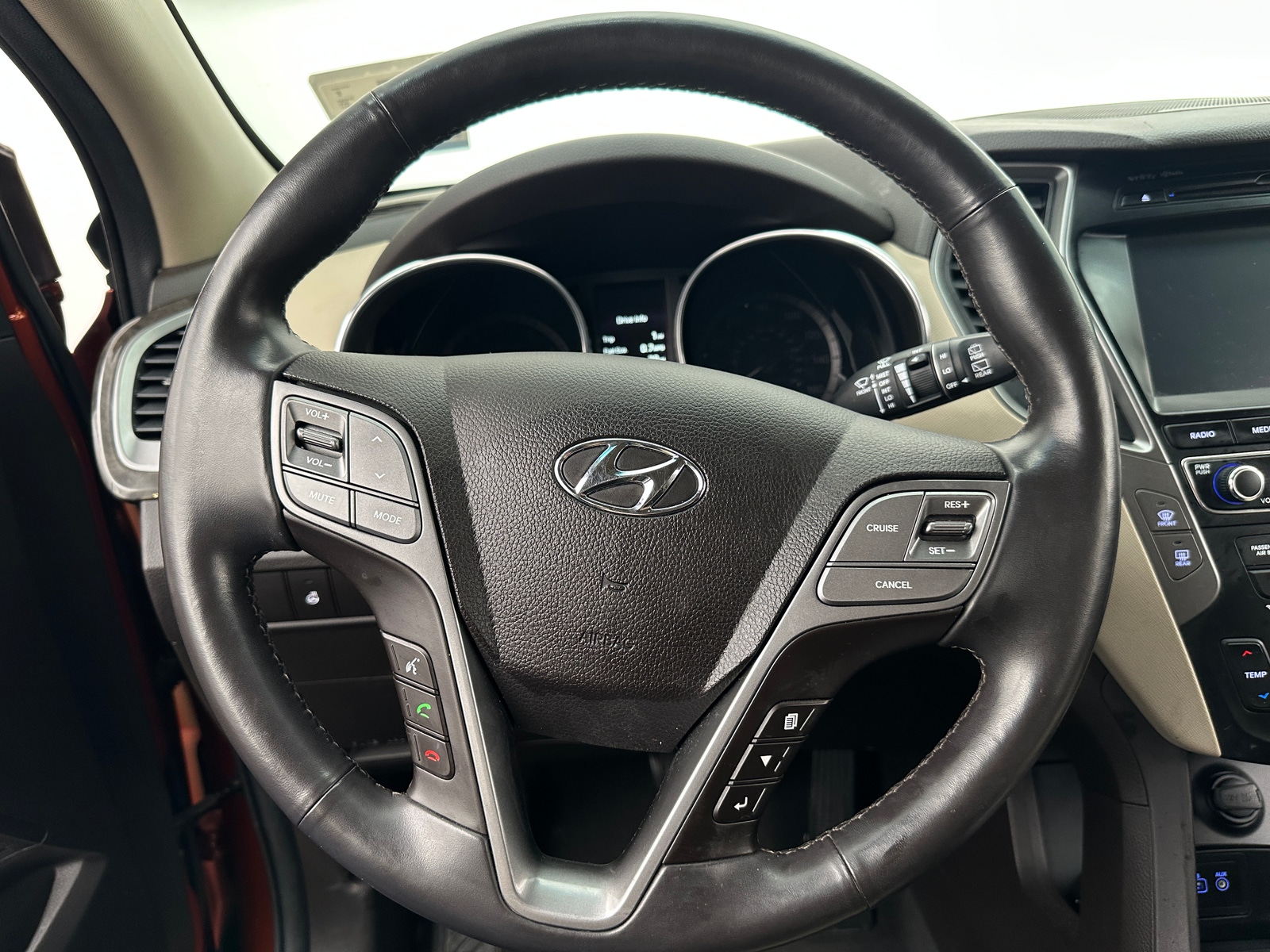 Thumbnail: 2017 Hyundai Santa Fe - 4