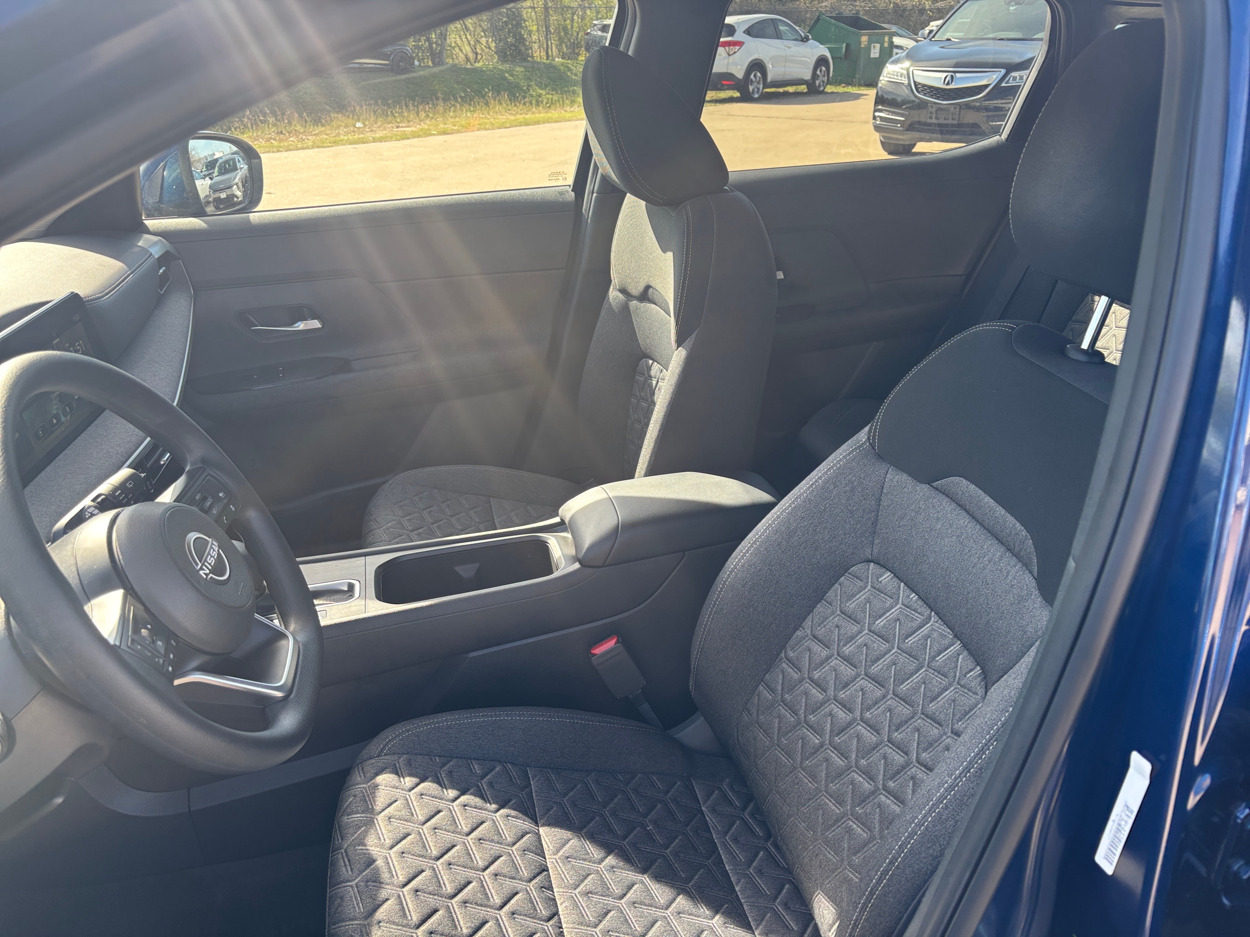 Thumbnail: 2025 Nissan Kicks - 2