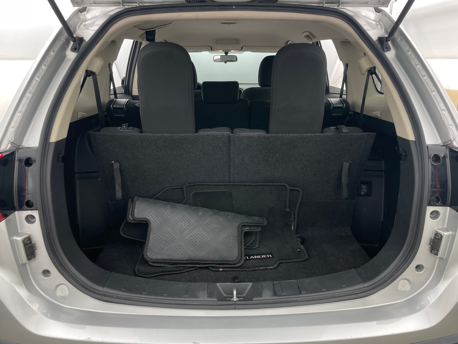 Thumbnail: 2018 Mitsubishi Outlander - 7