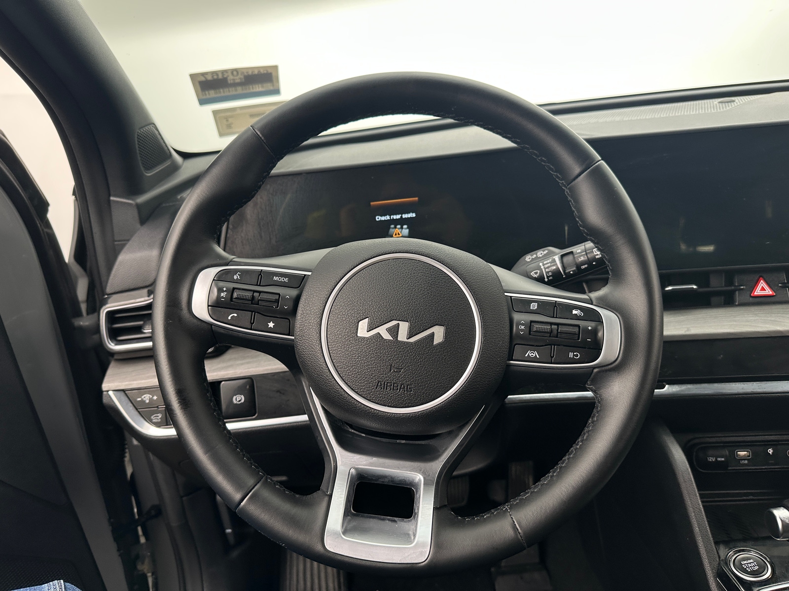 Thumbnail: 2023 Kia Sportage - 4