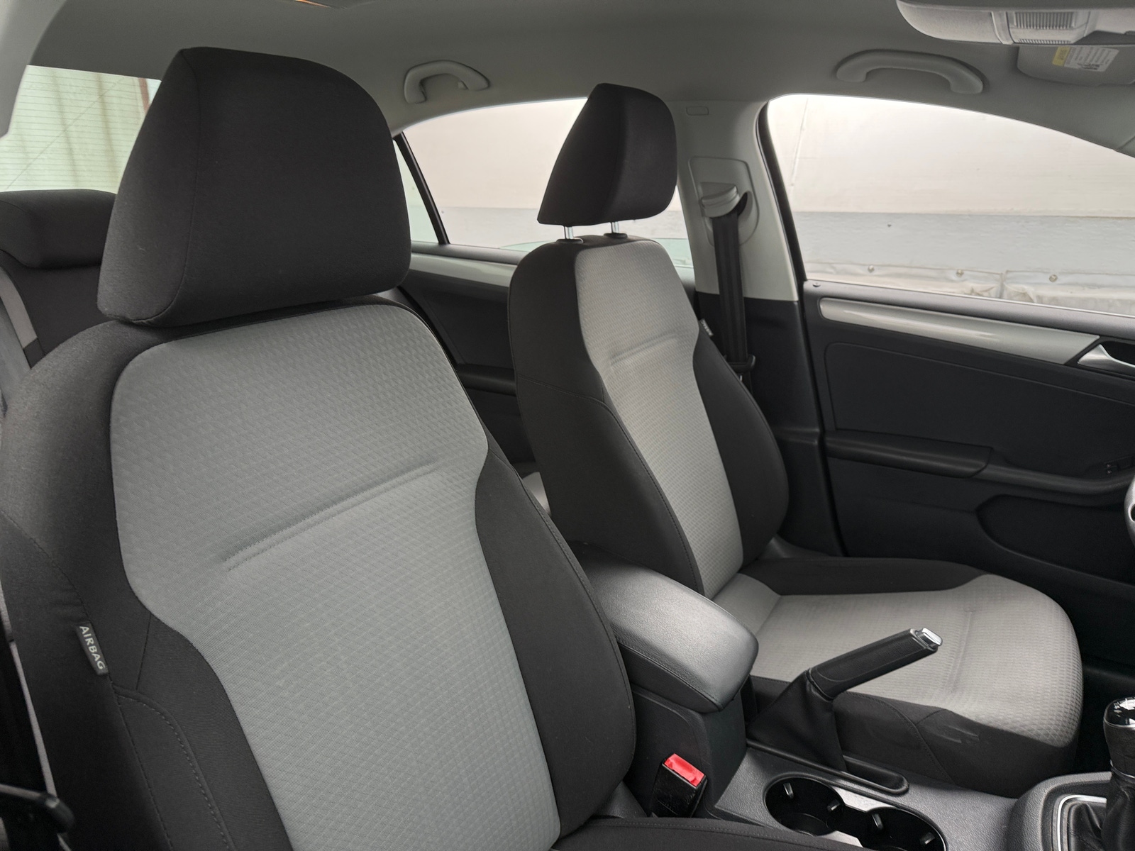 Thumbnail: 2017 Volkswagen Jetta - 2