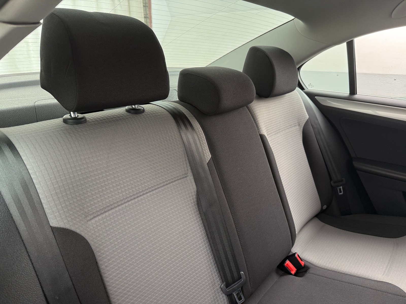 Thumbnail: 2017 Volkswagen Jetta - 6