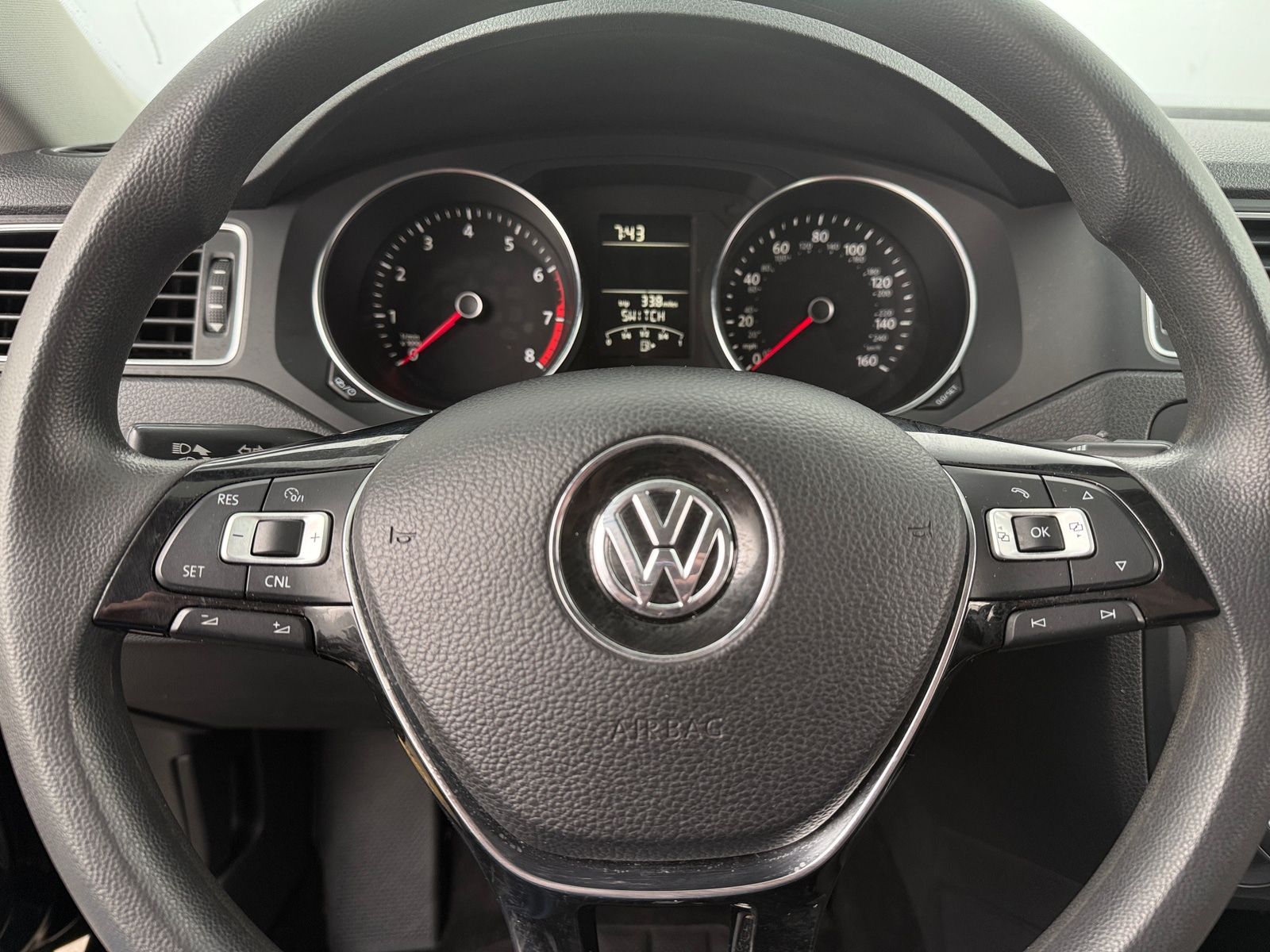 Thumbnail: 2017 Volkswagen Jetta - 5