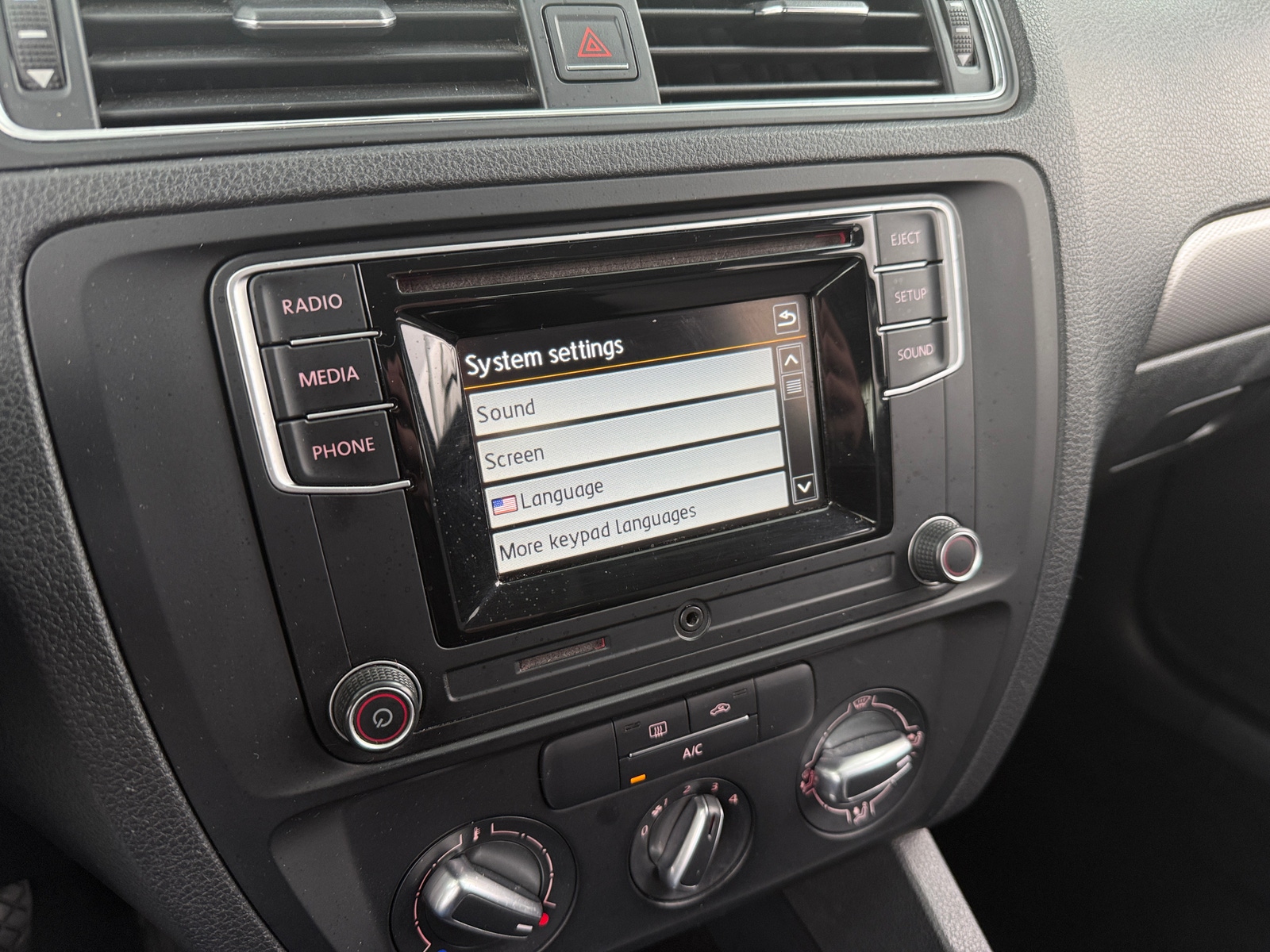 Thumbnail: 2017 Volkswagen Jetta - 4