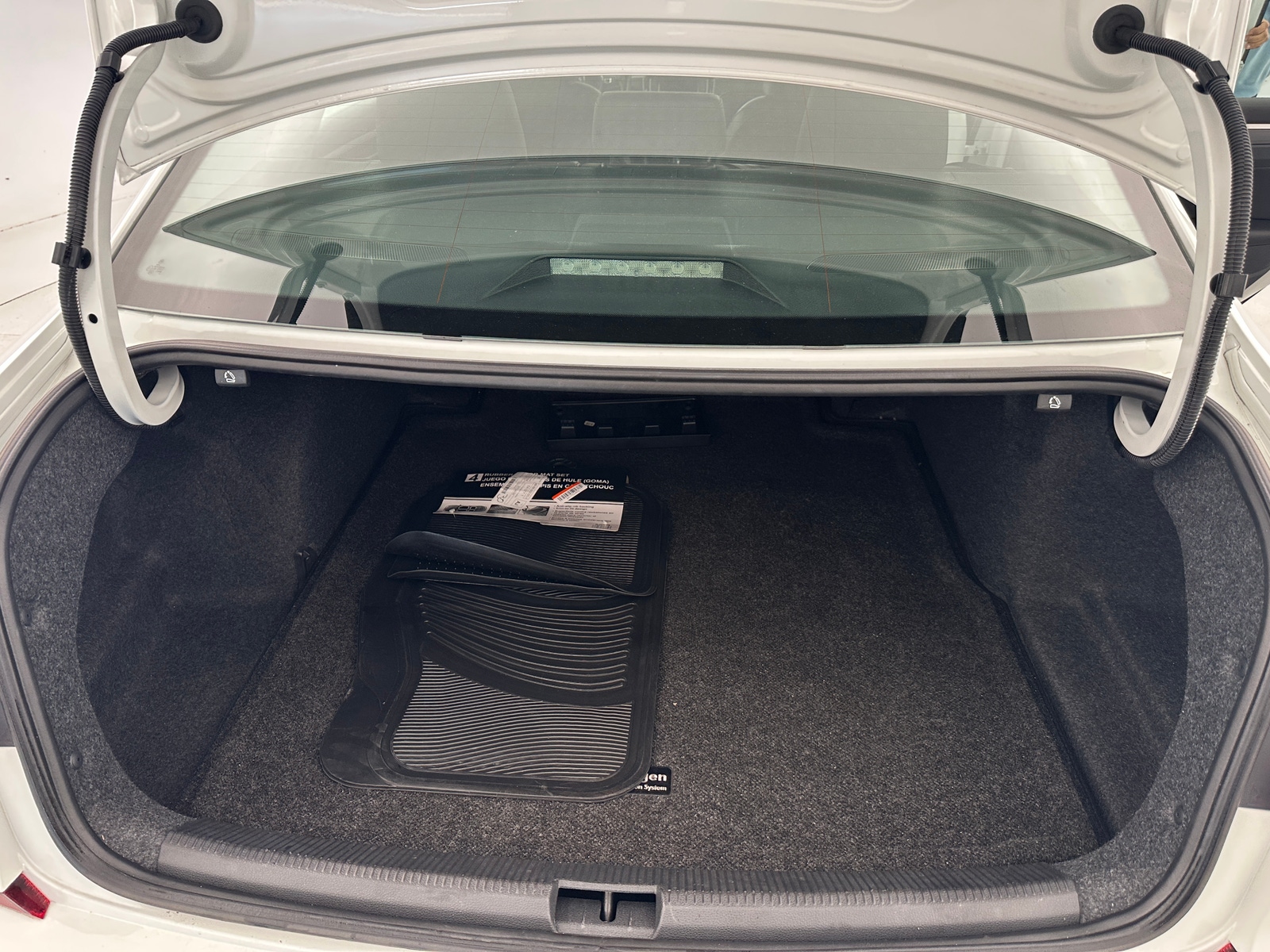 Thumbnail: 2018 Volkswagen Passat - 6