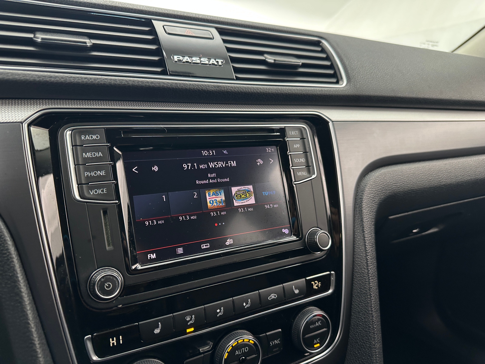 Thumbnail: 2018 Volkswagen Passat - 3