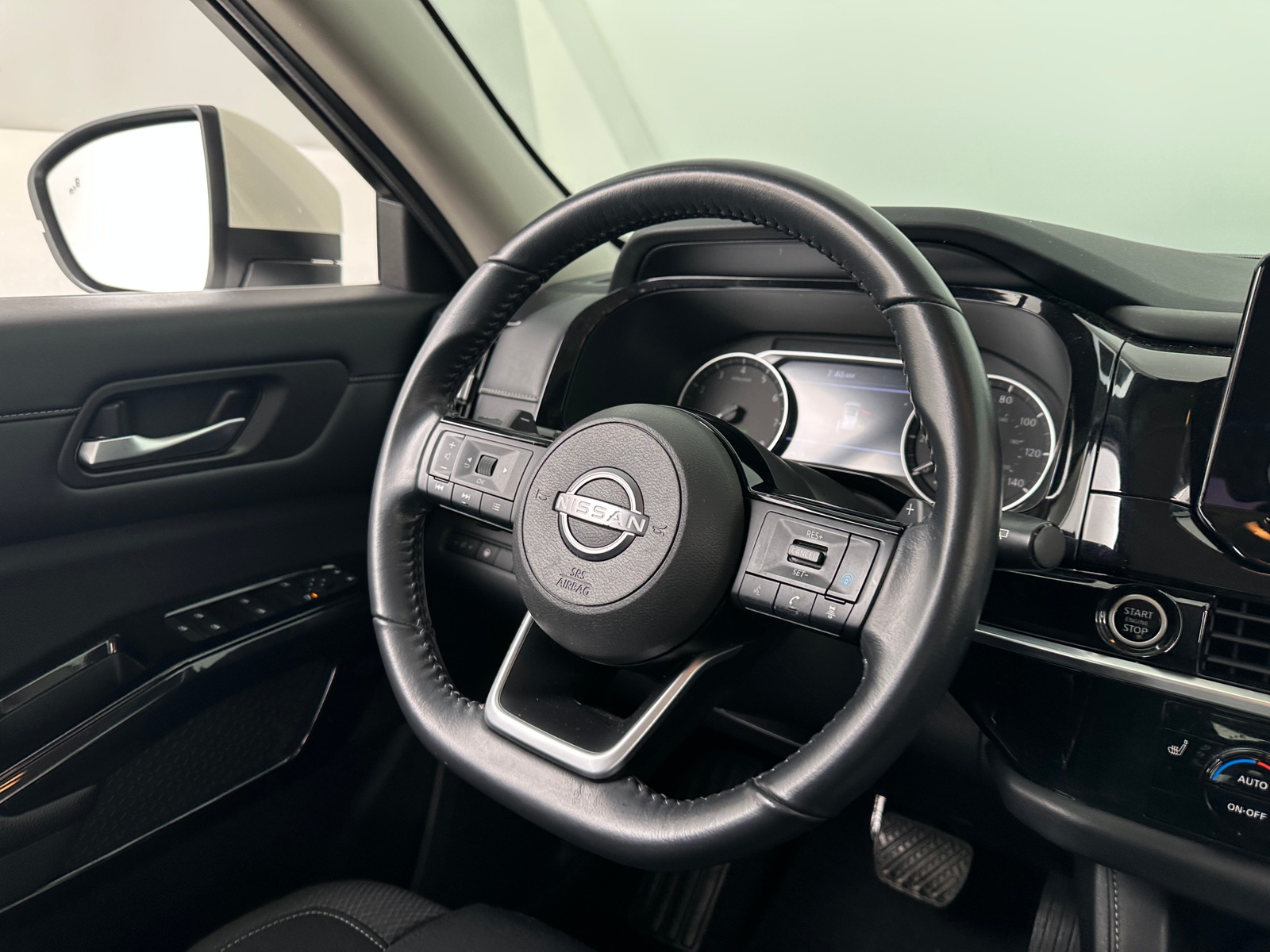 Thumbnail: 2022 Nissan Pathfinder - 5