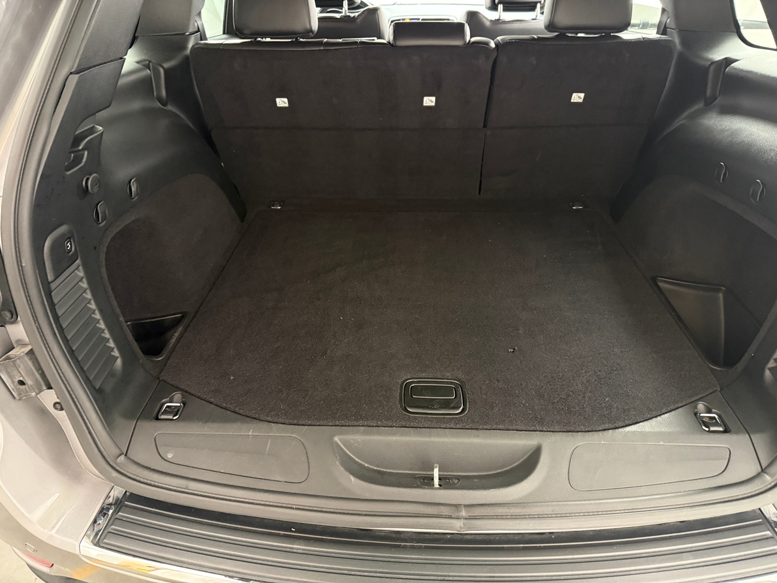 Thumbnail: 2020 Jeep Grand Cherokee - 6