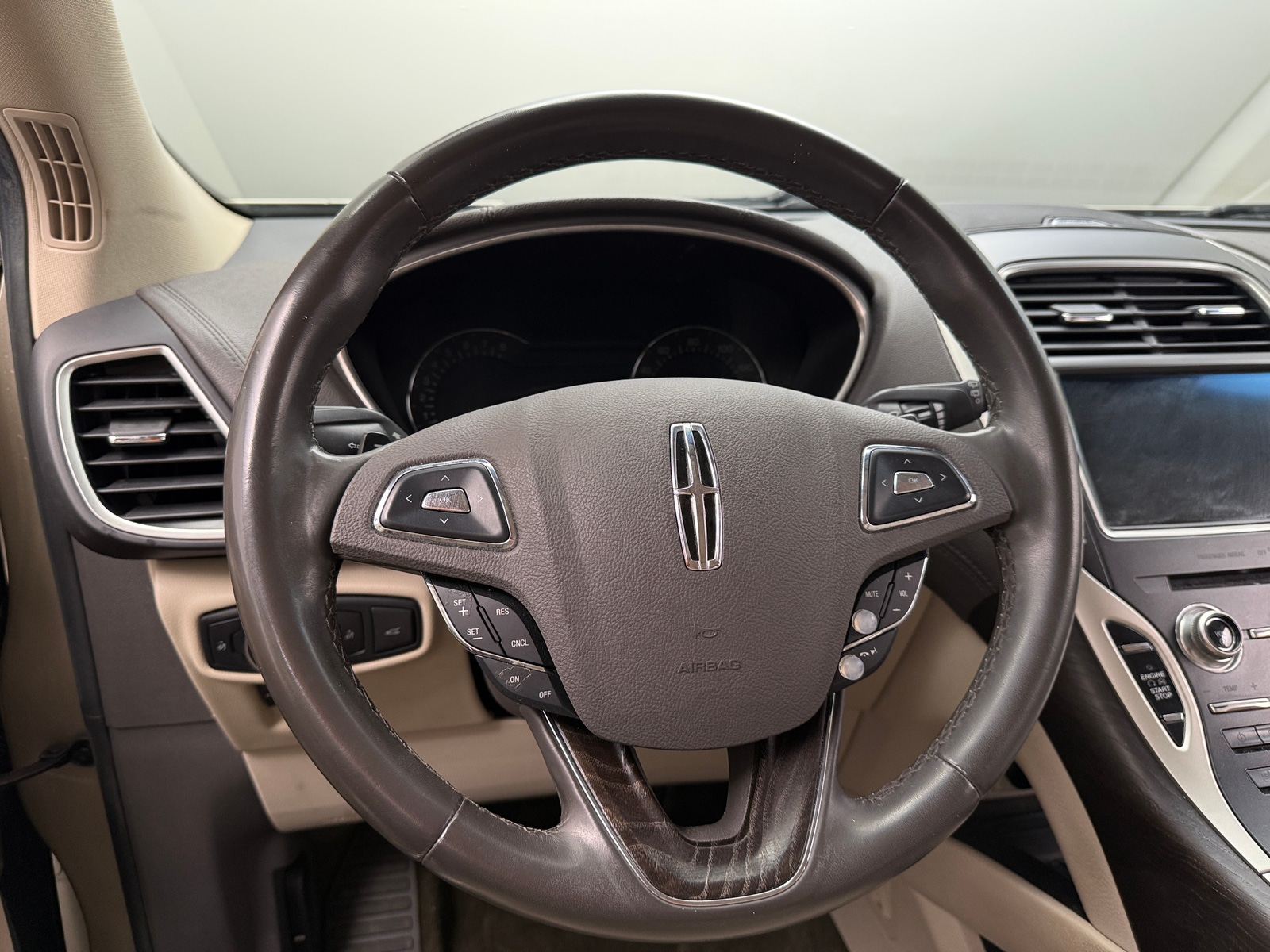 Thumbnail: 2017 Lincoln MKX - 4