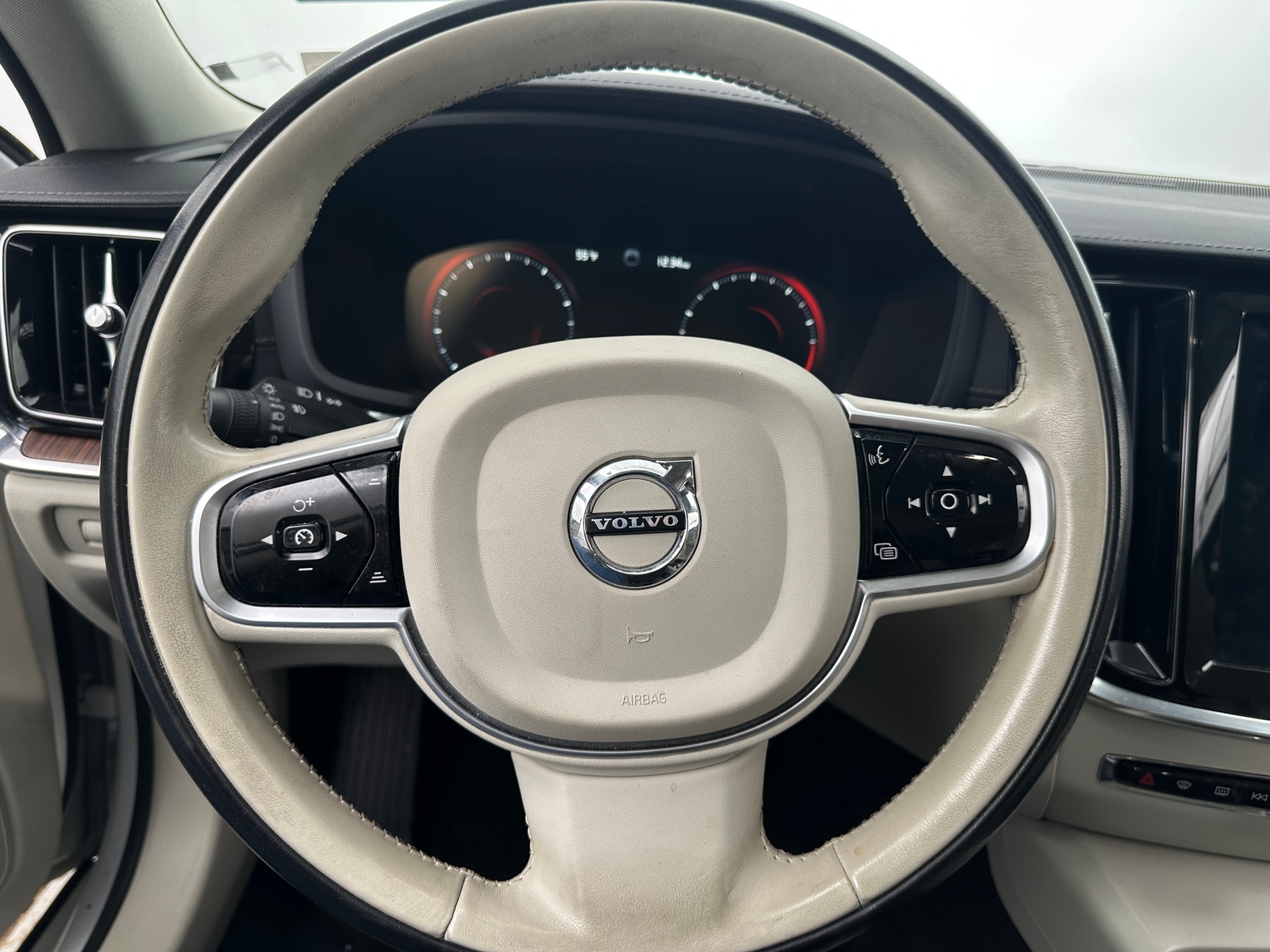 Thumbnail: 2020 Volvo S60 - 4