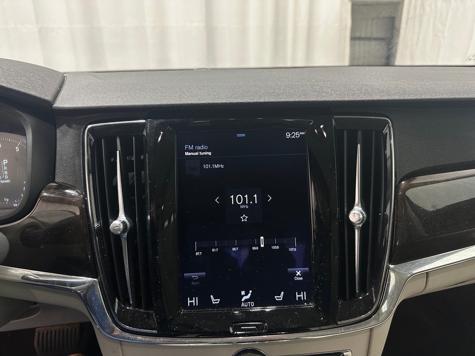 Thumbnail: 2018 Volvo S90 - 3