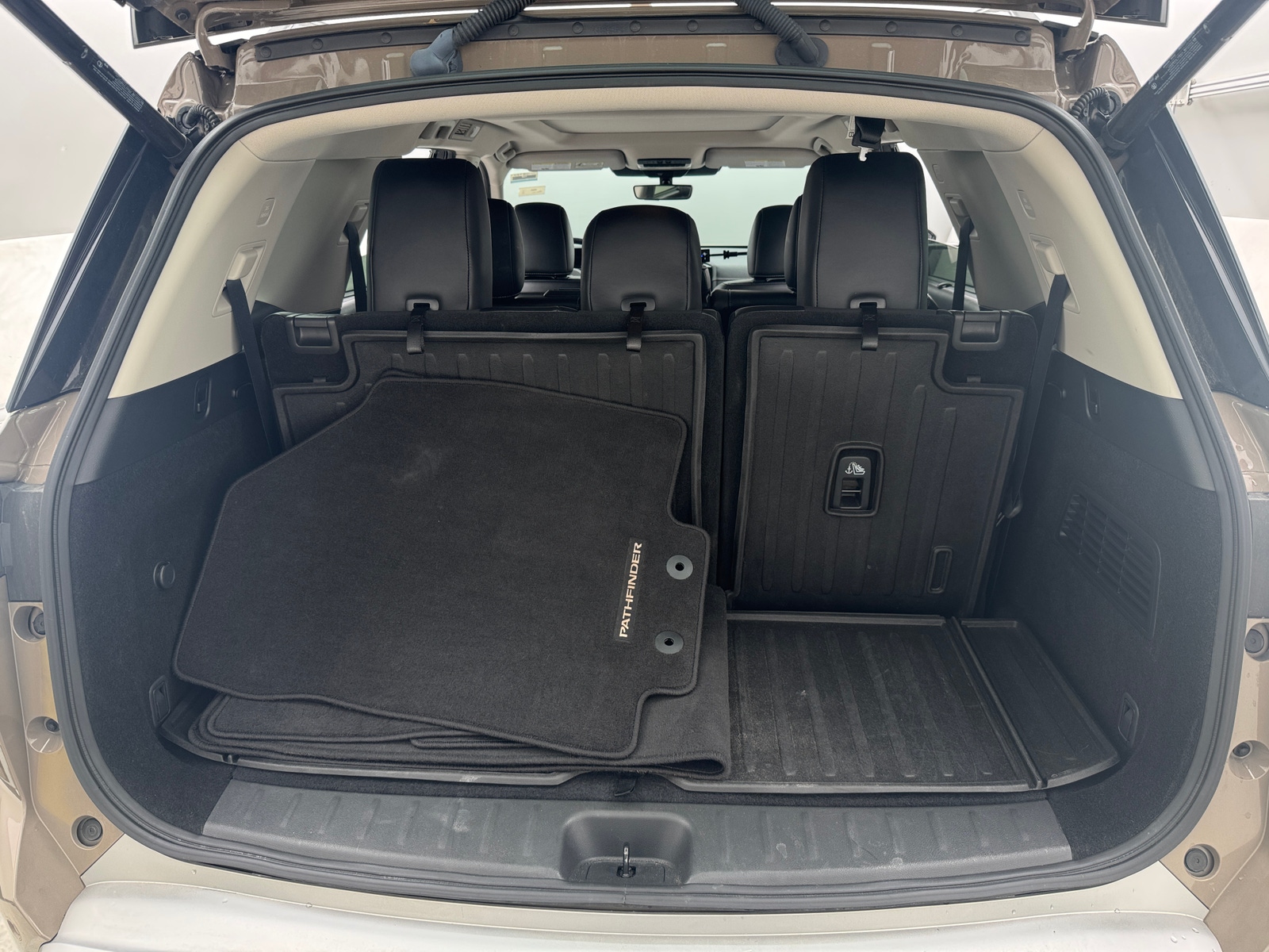 Thumbnail: 2023 Nissan Pathfinder - 6