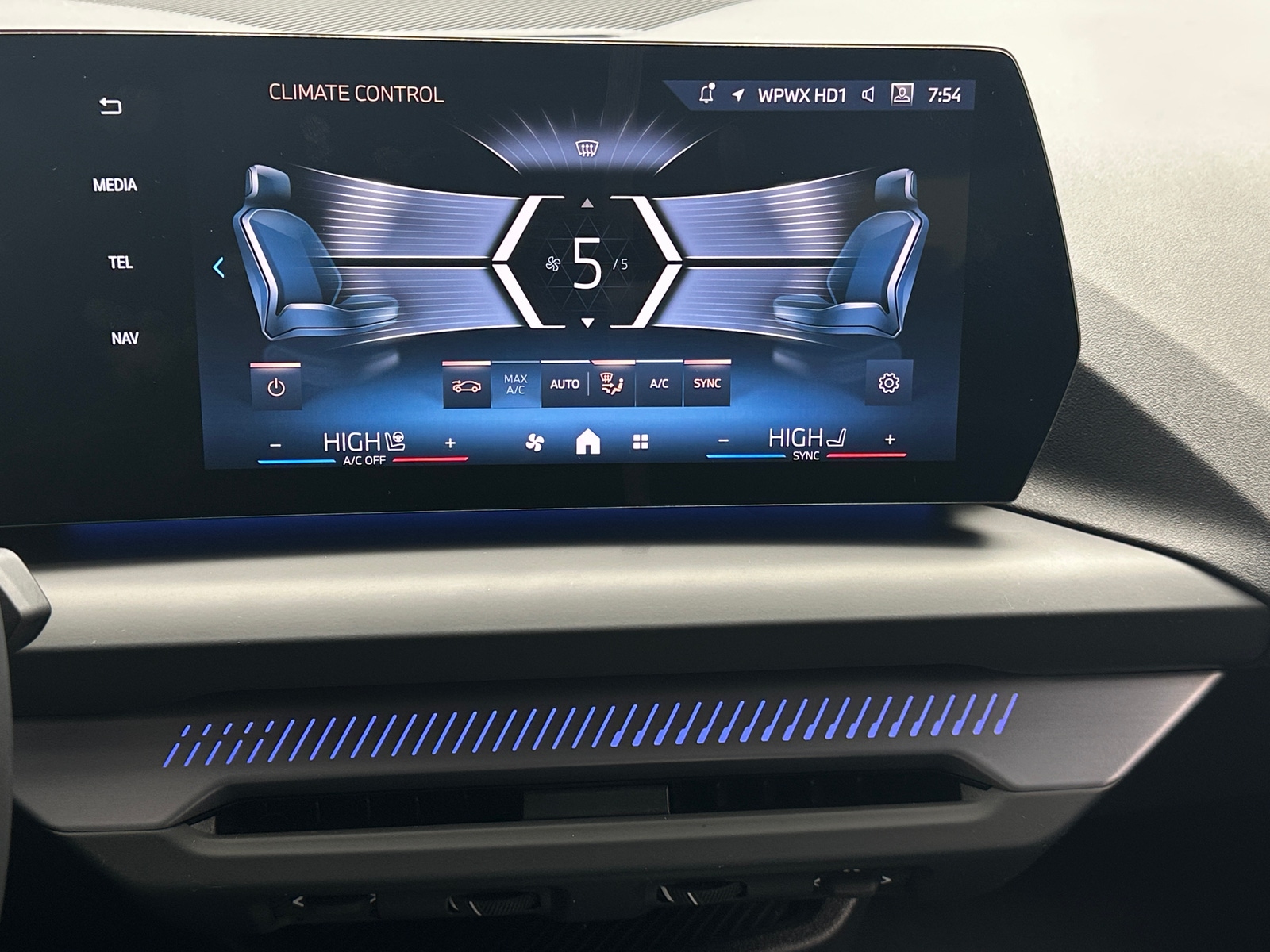 Thumbnail: 2025 BMW 2 Series - 4