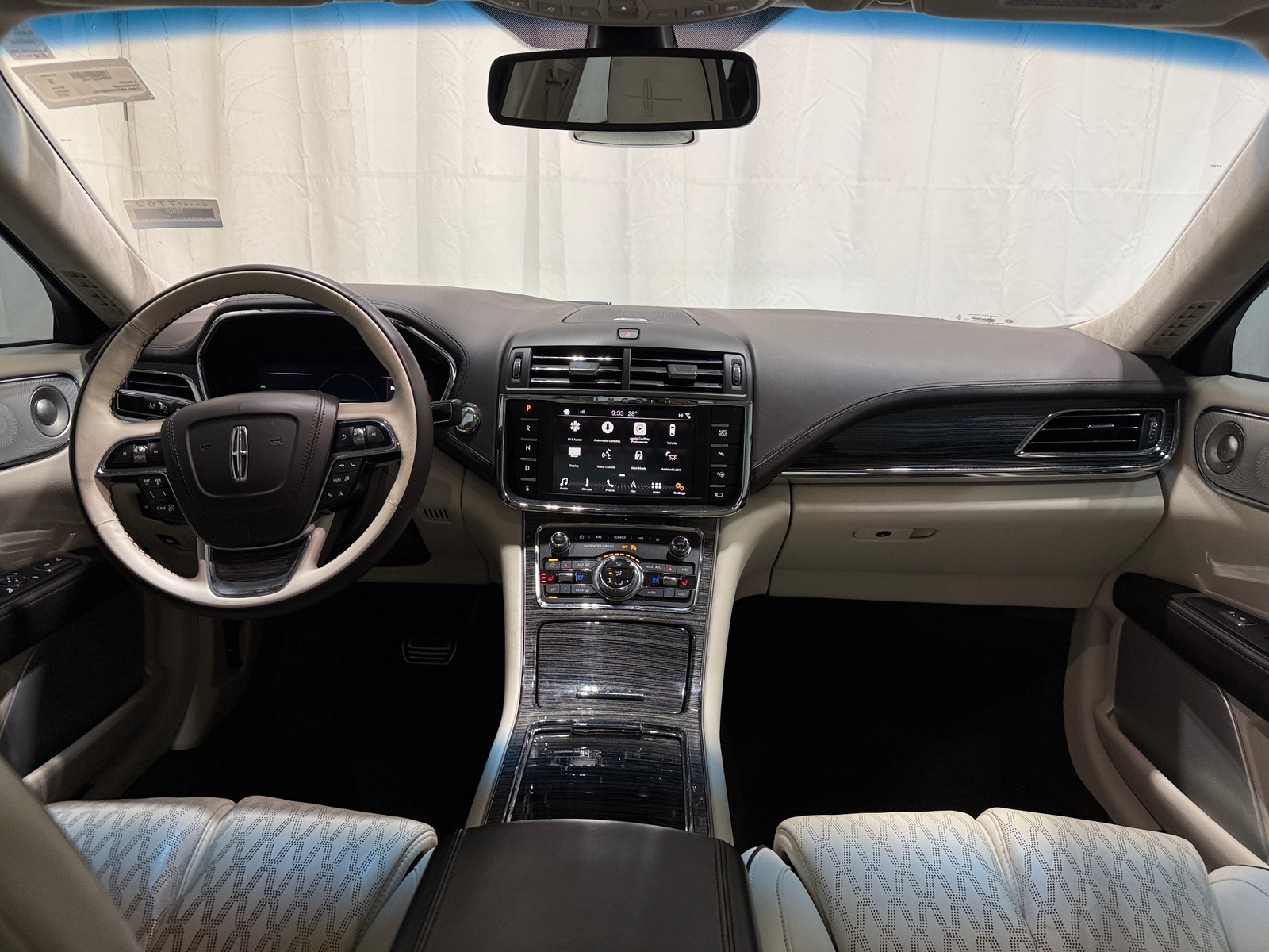 Thumbnail: 2019 Lincoln Continental - 2