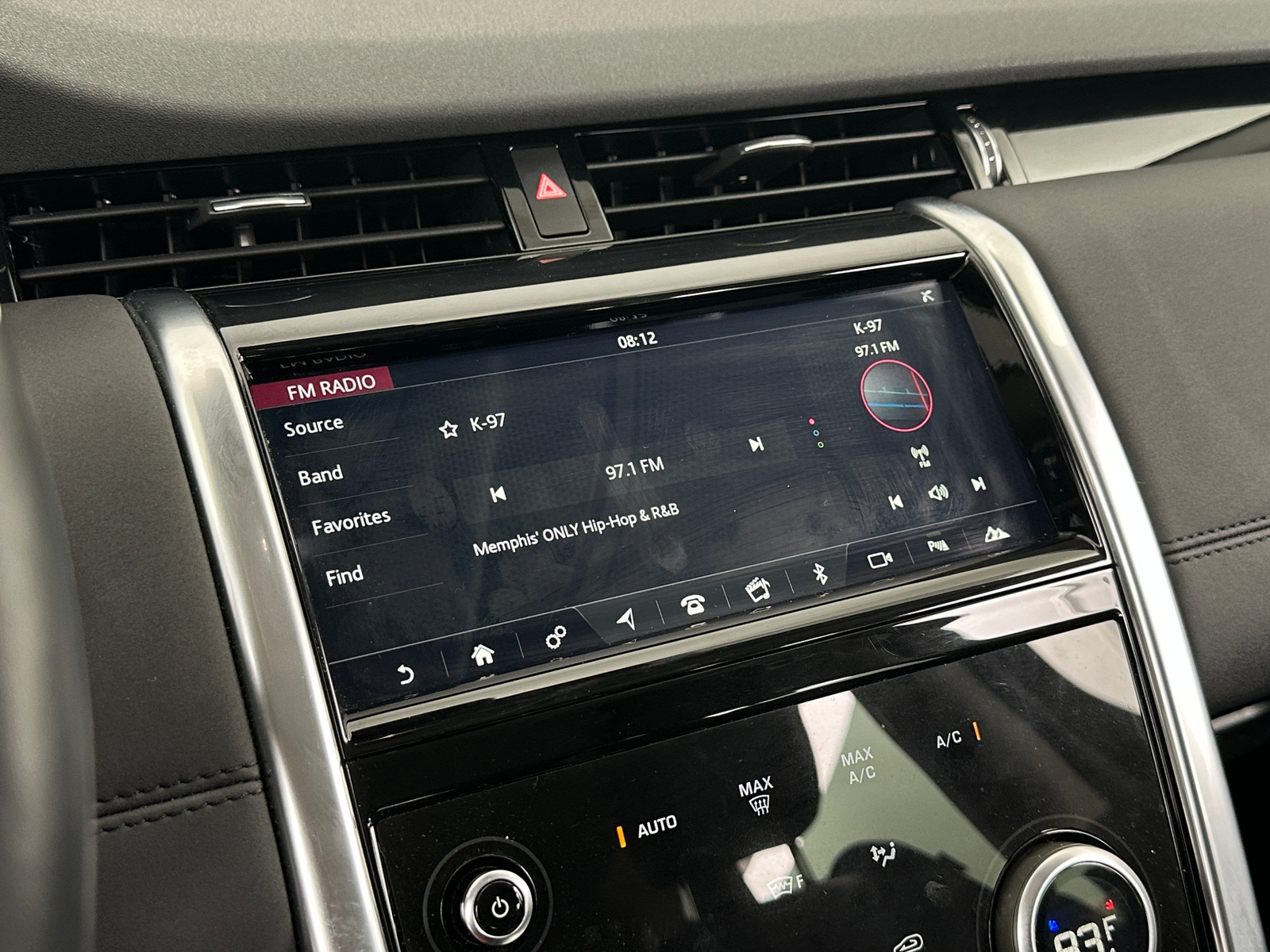 Thumbnail: 2020 Land Rover Discovery Sport - 3