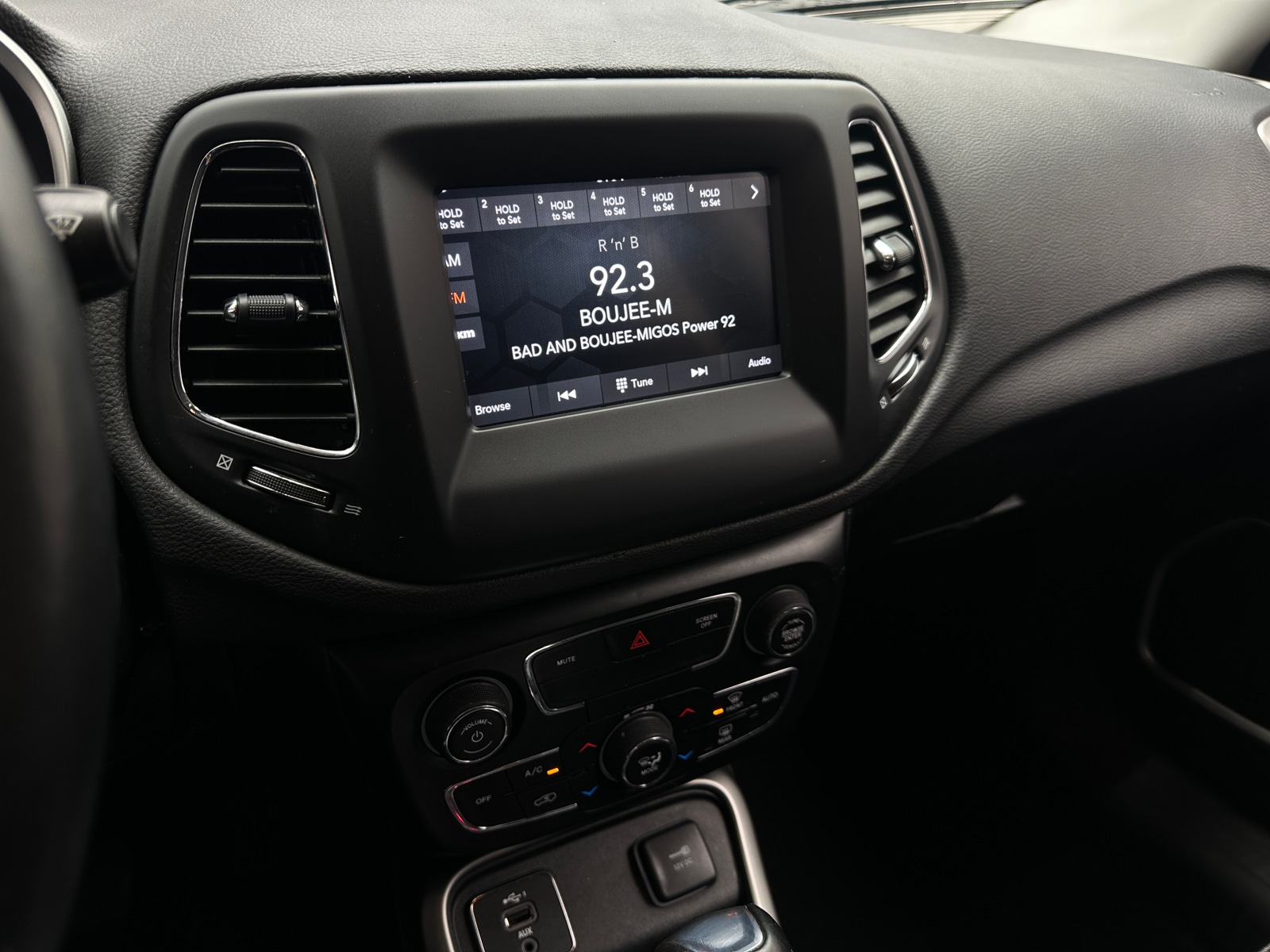 Thumbnail: 2021 Jeep Compass - 3