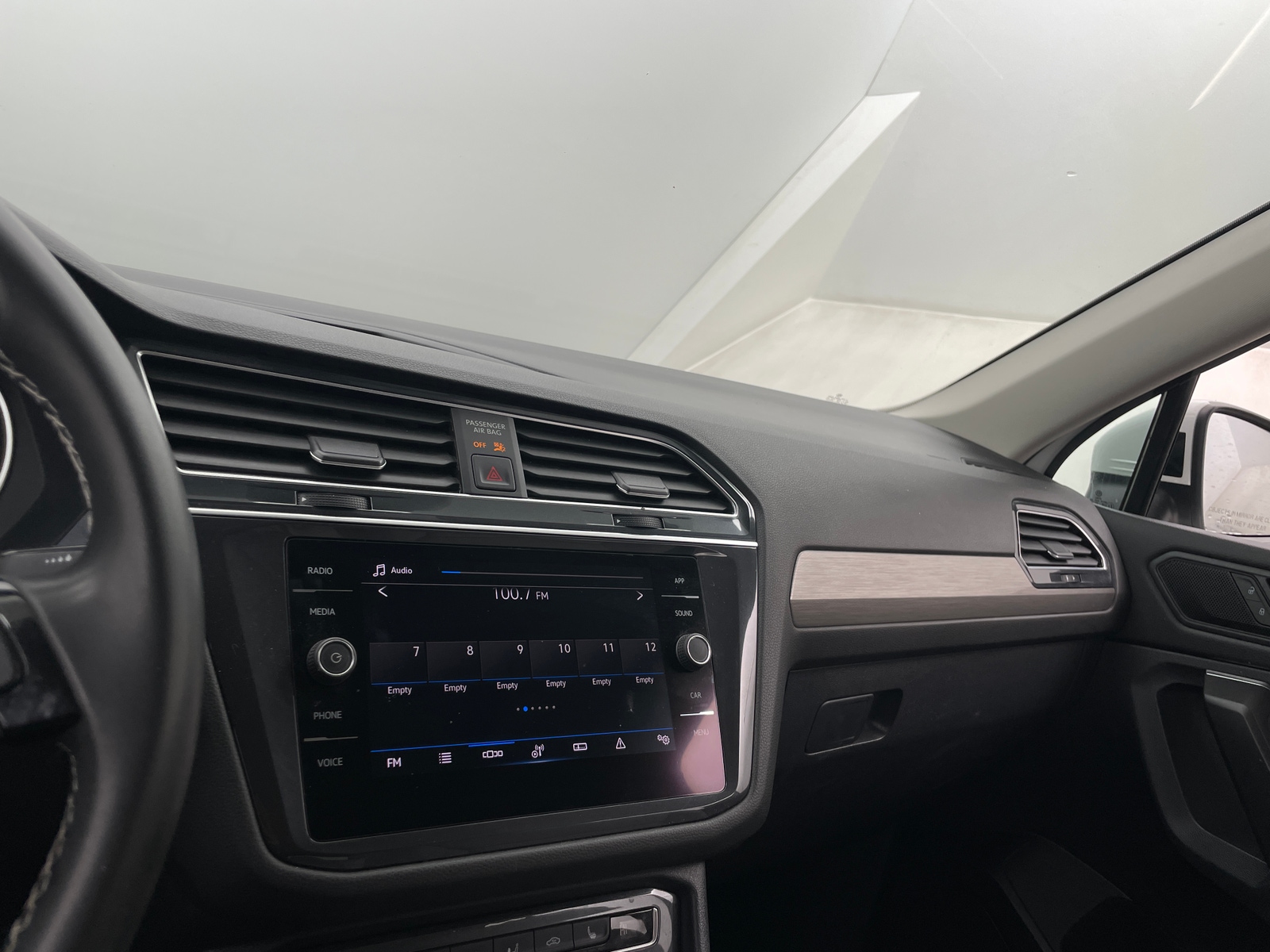 Thumbnail: 2021 Volkswagen Tiguan - 3