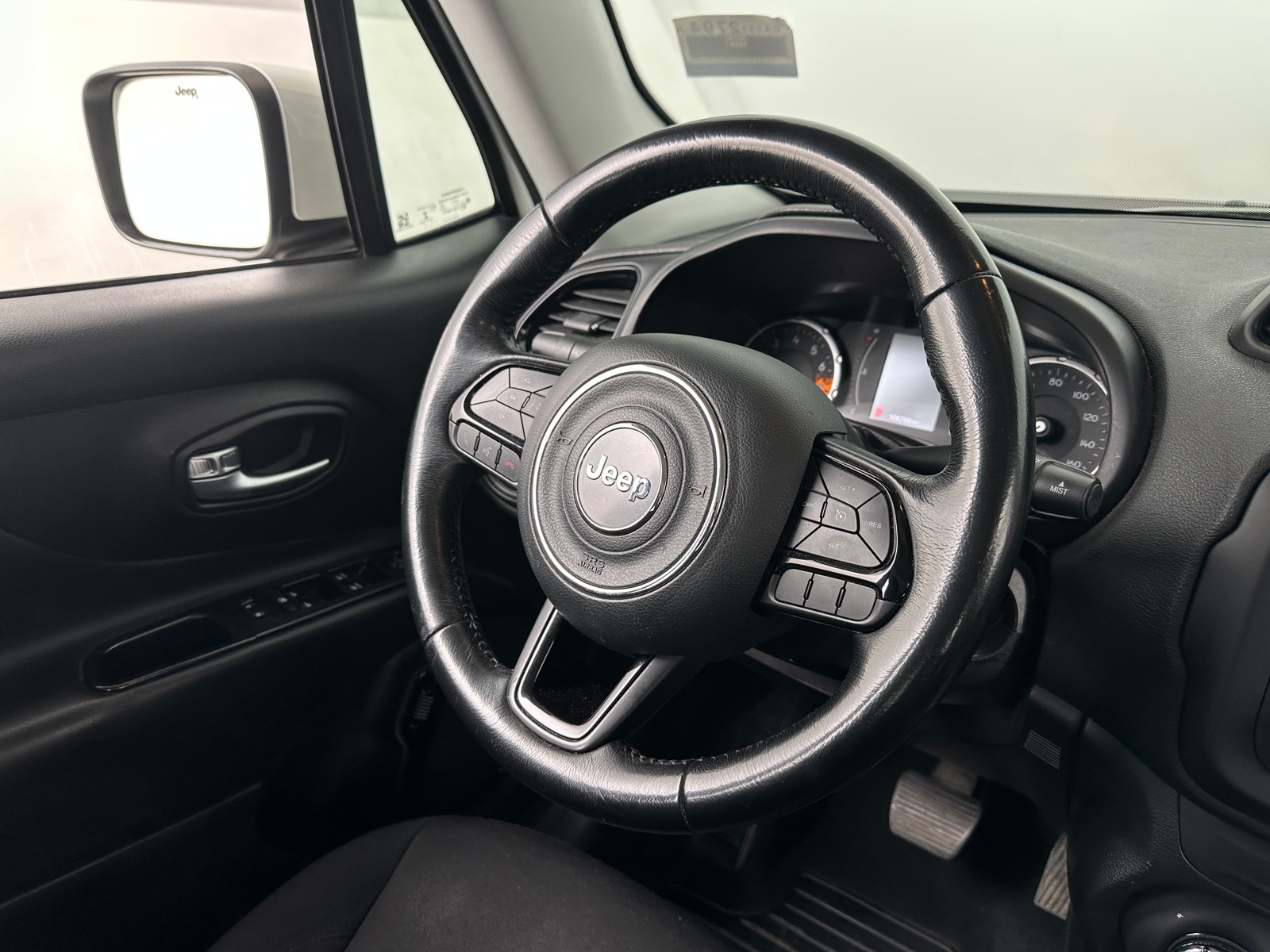 Thumbnail: 2017 Jeep Renegade - 5