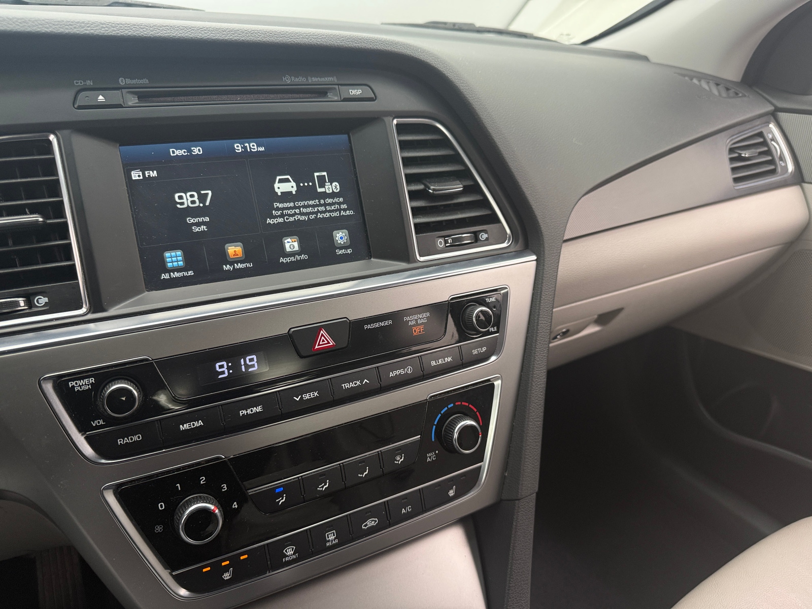 Thumbnail: 2017 Hyundai Sonata - 4